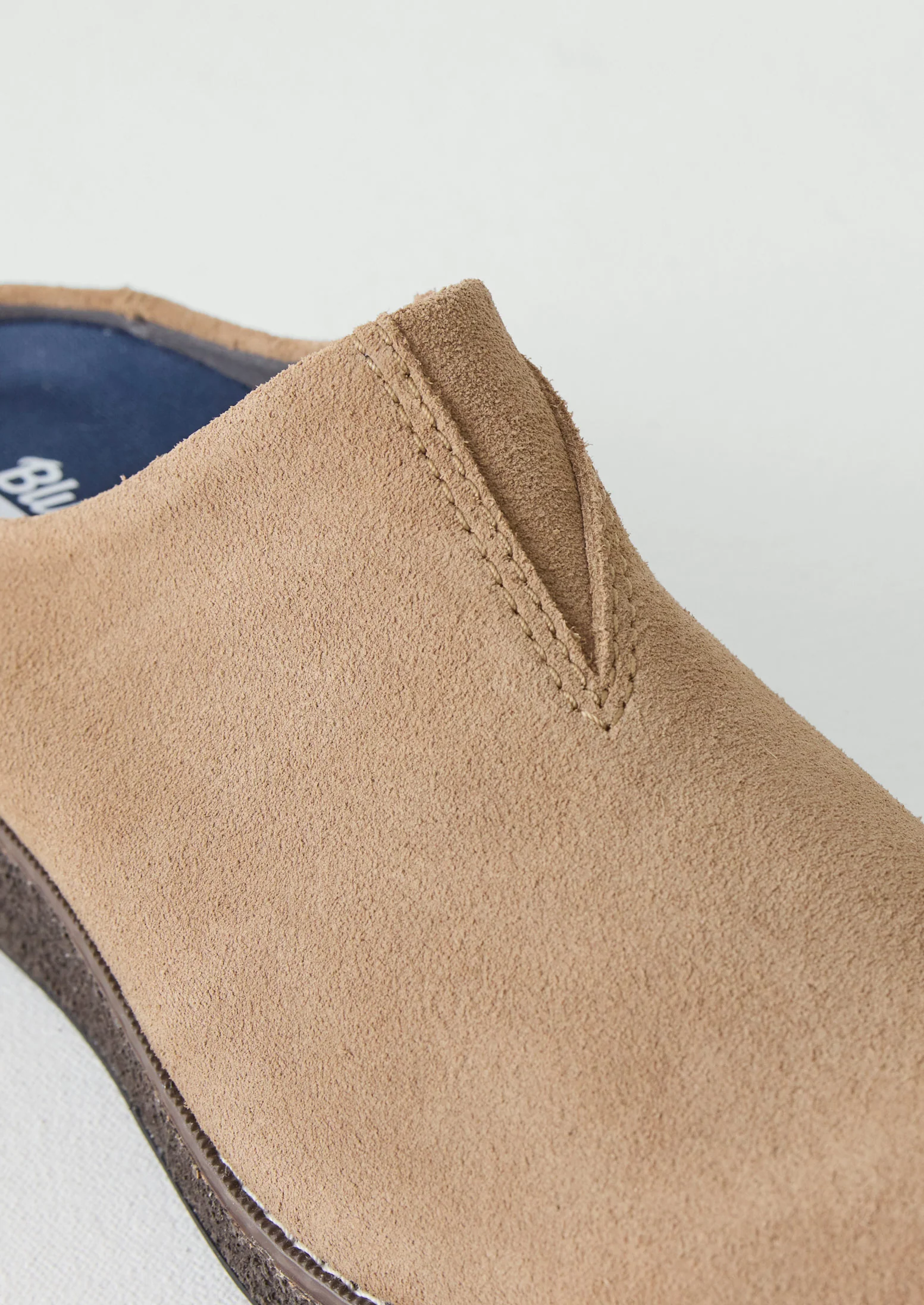 Blundstone Cork Suede Slip On Clogs | Sand - Image 4