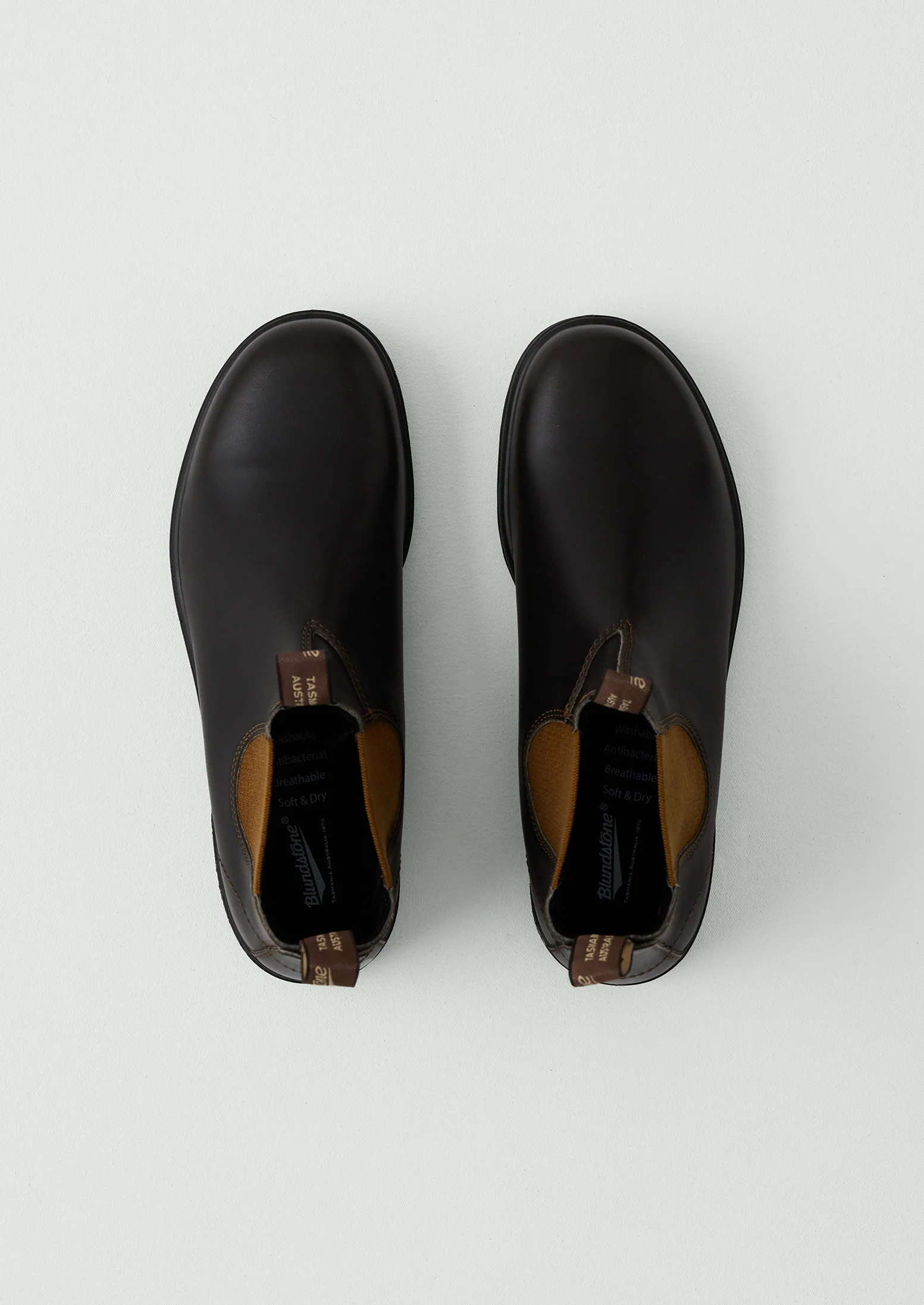 Blundstone Originals Leather Pull On Boots | Brown/Toffee - Image 2