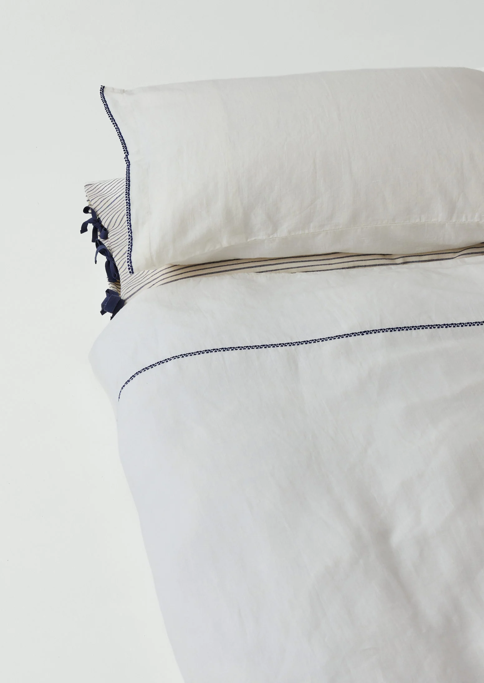 Bud Embroidered Duvet Cover | Ivory/Delft Blue - Image 6