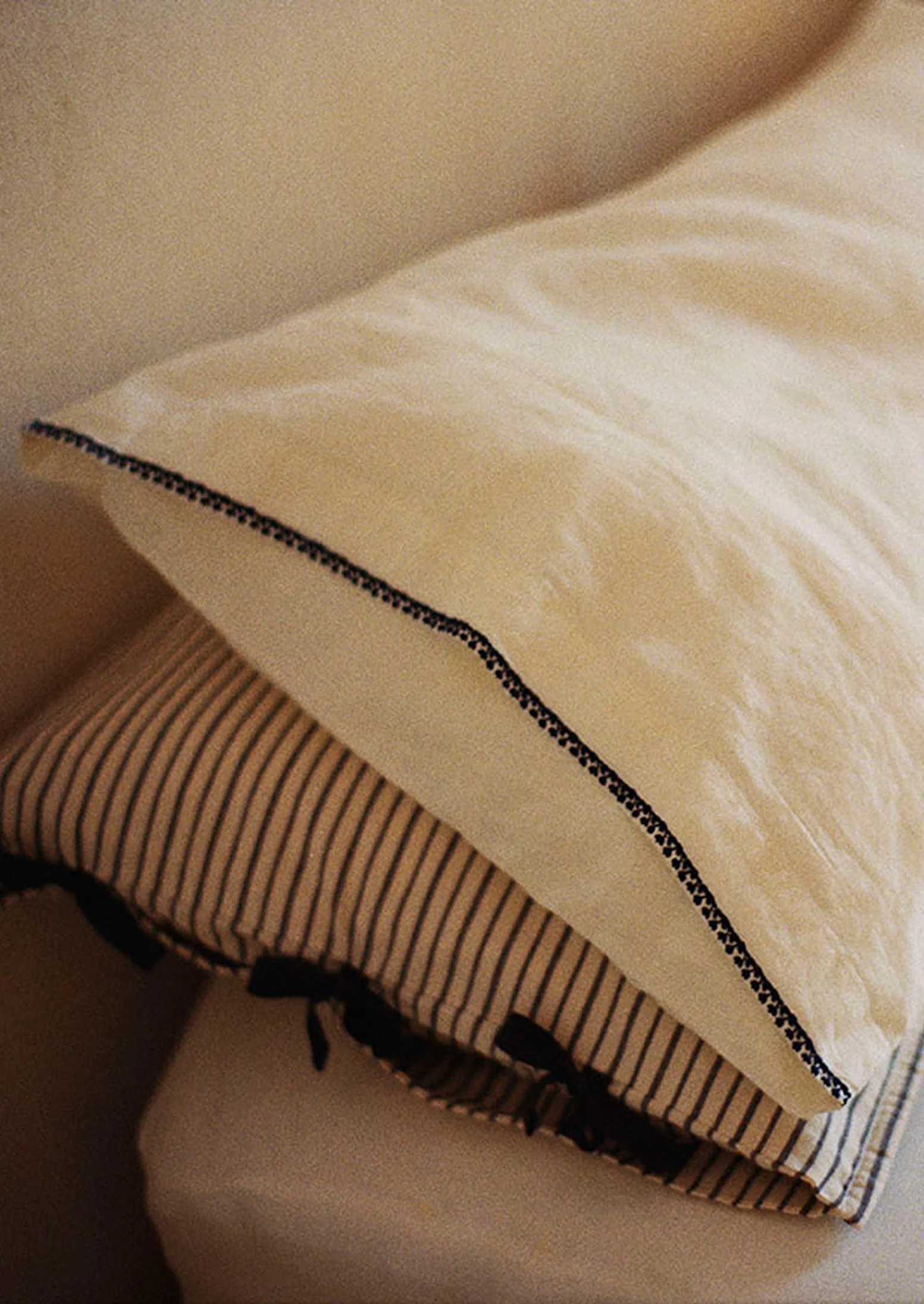 Bud Embroidered Housewife Pillowcase Set | Ivory/Delft Blue - Image 2