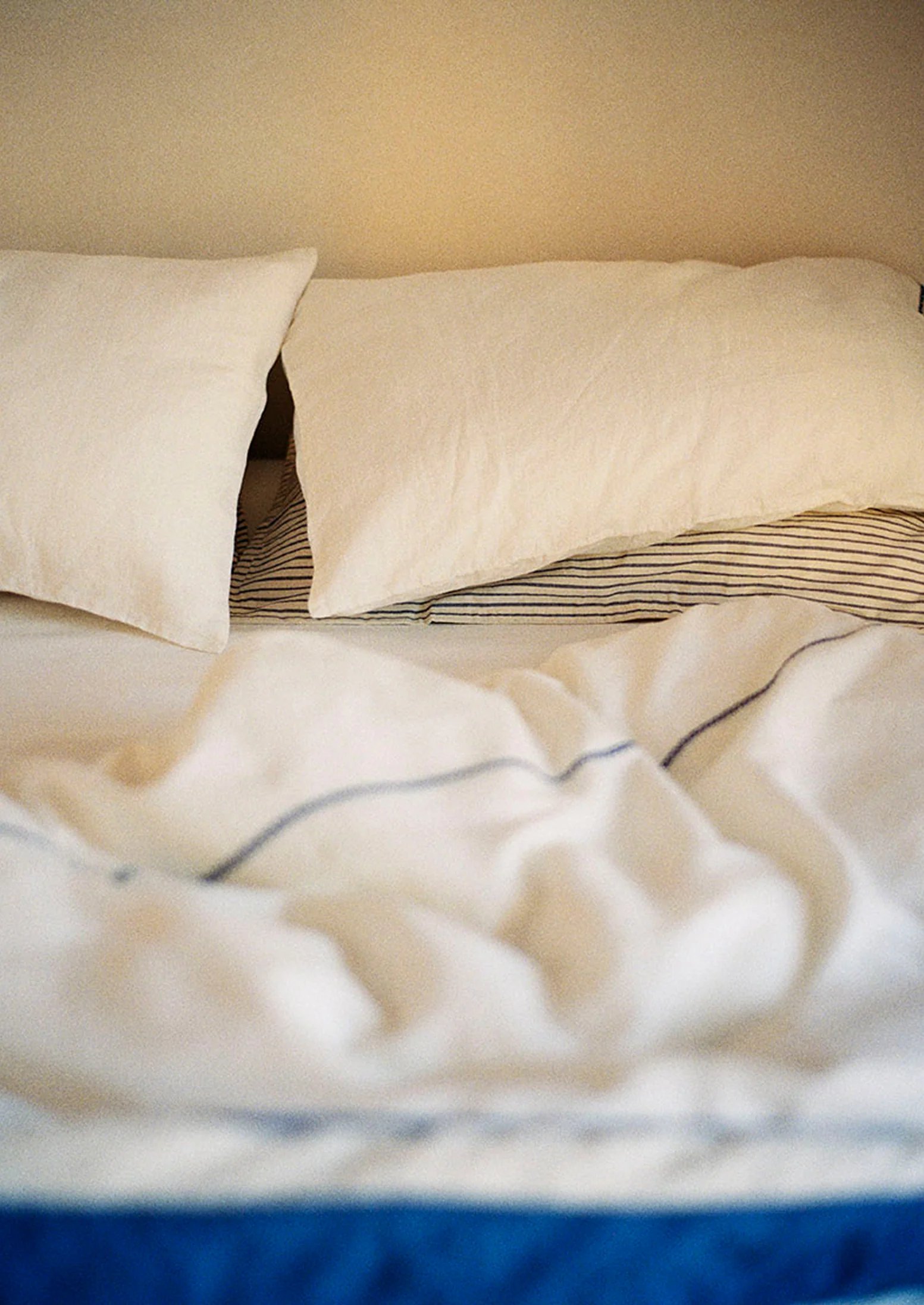 Bud Embroidered Housewife Pillowcase Set | Ivory/Delft Blue - Image 3