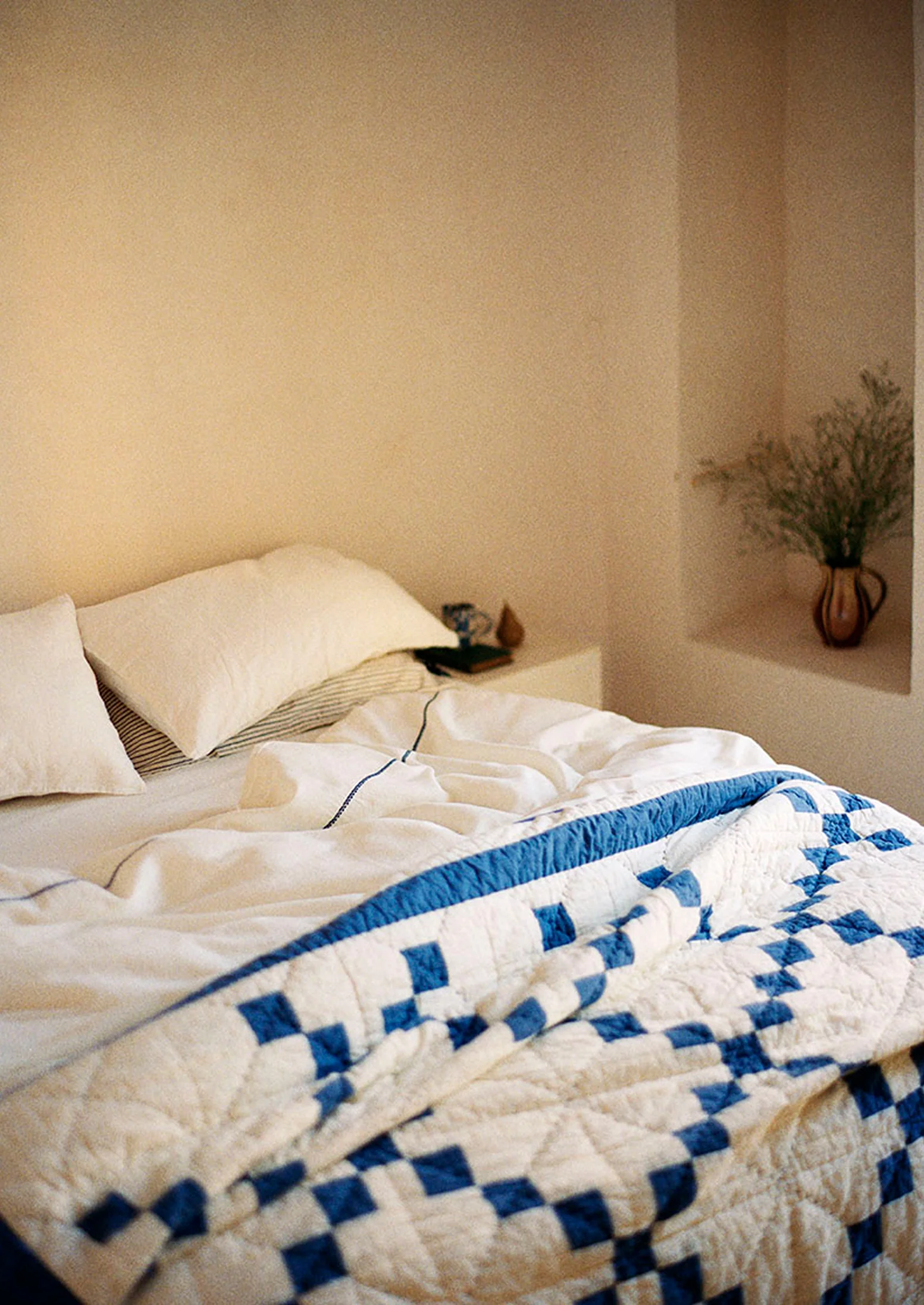 Bud Embroidered Housewife Pillowcase Set | Ivory/Delft Blue - Image 5