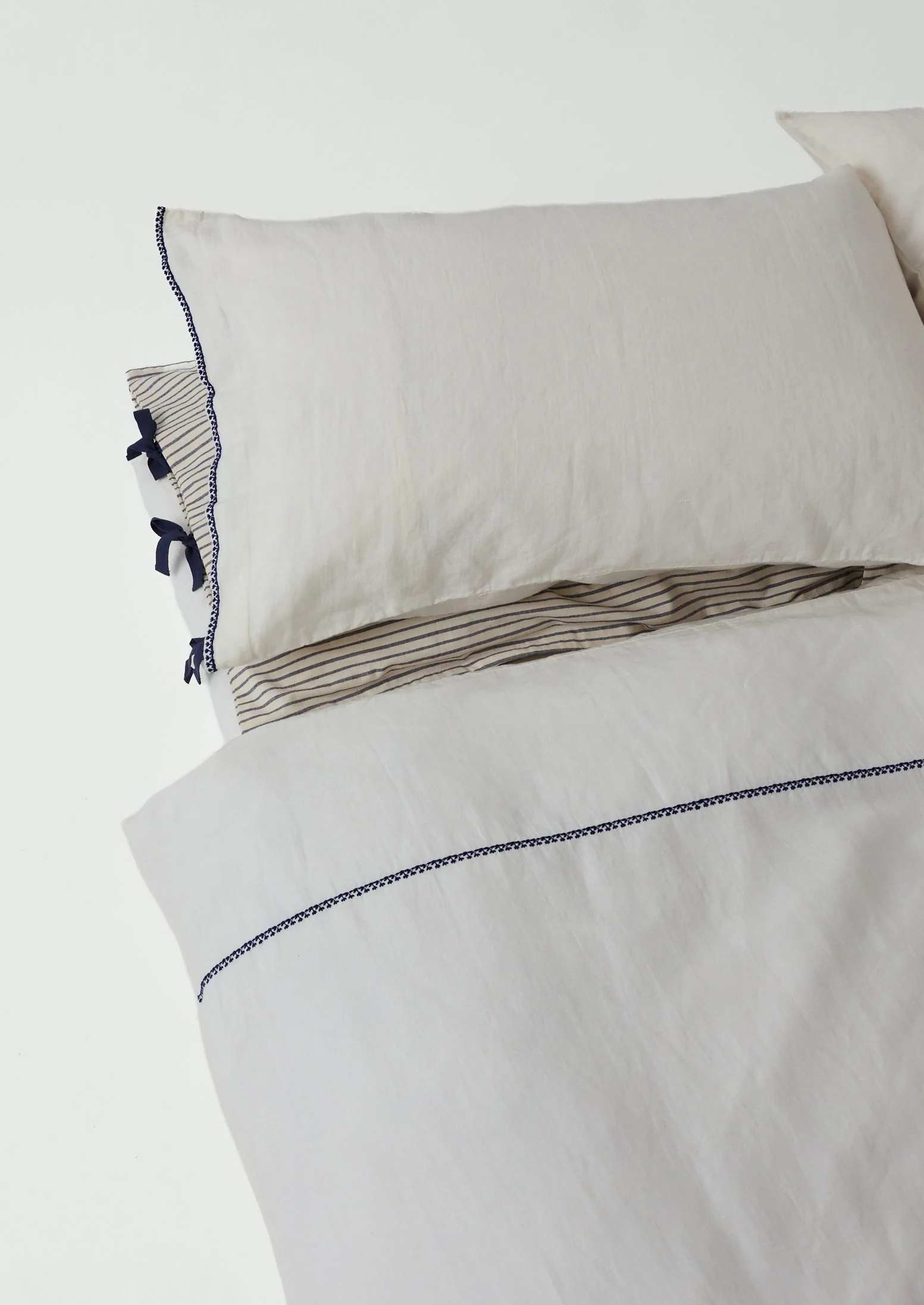 Bud Embroidered Housewife Pillowcase Set | Ivory/Delft Blue - Image 6