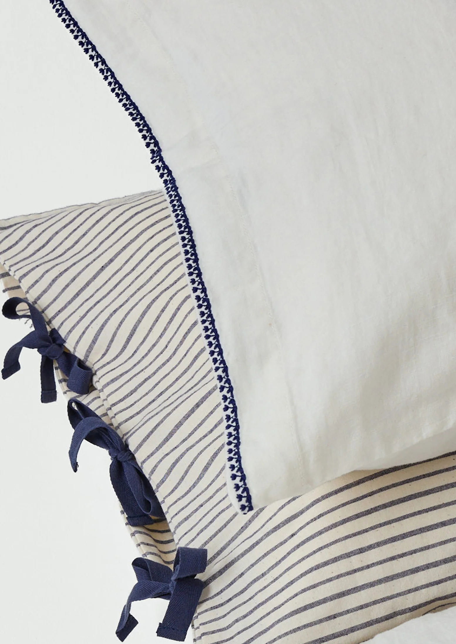 Bud Embroidered Housewife Pillowcase Set | Ivory/Delft Blue - Image 7