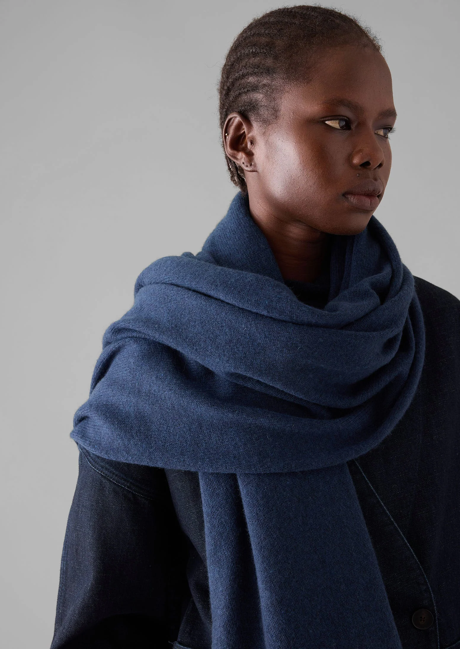 Cashmere Wool Wrap Scarf | Navy - Image 3