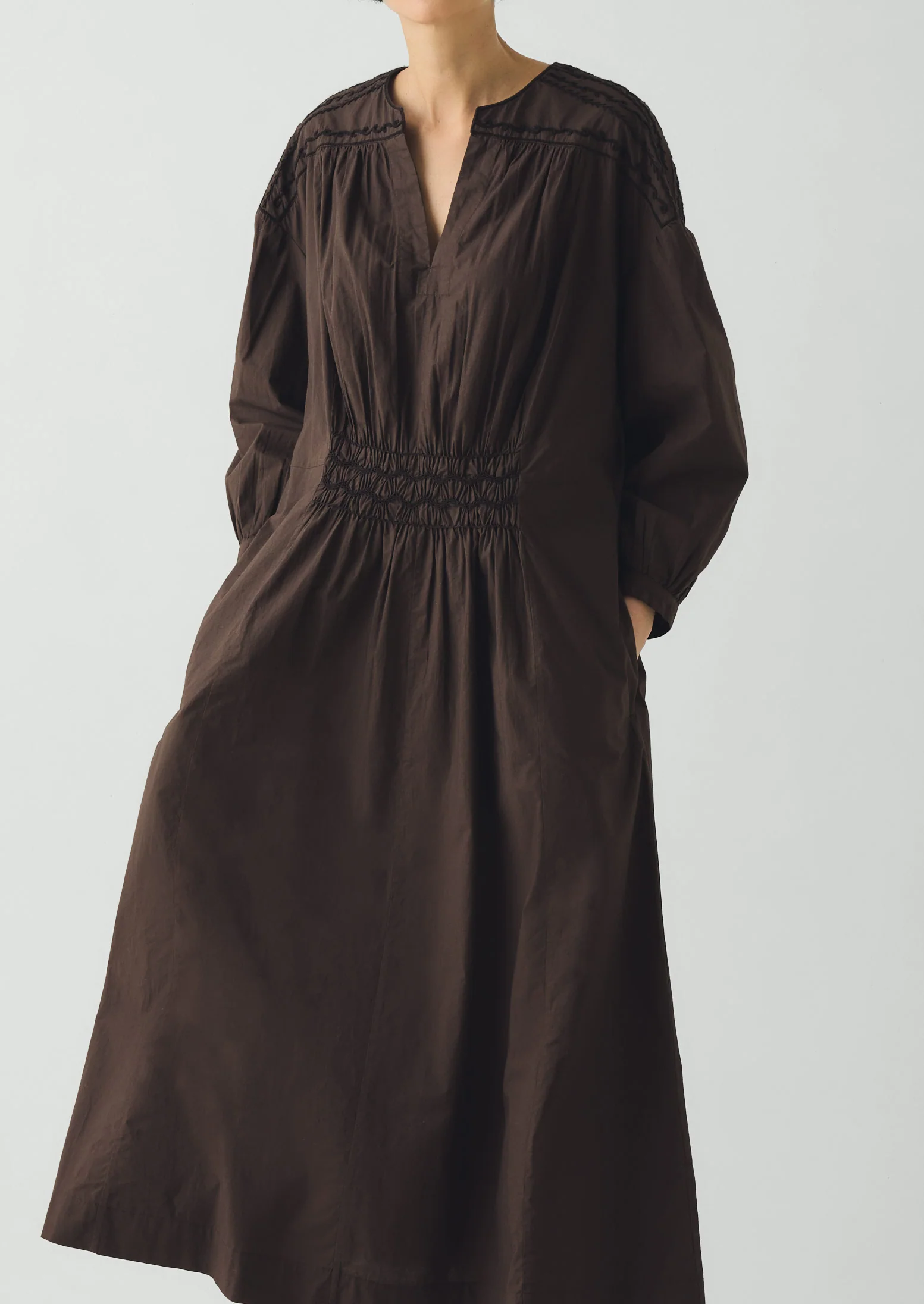 Contrast Smocked Cotton Dress | Black Walnut - Image 3