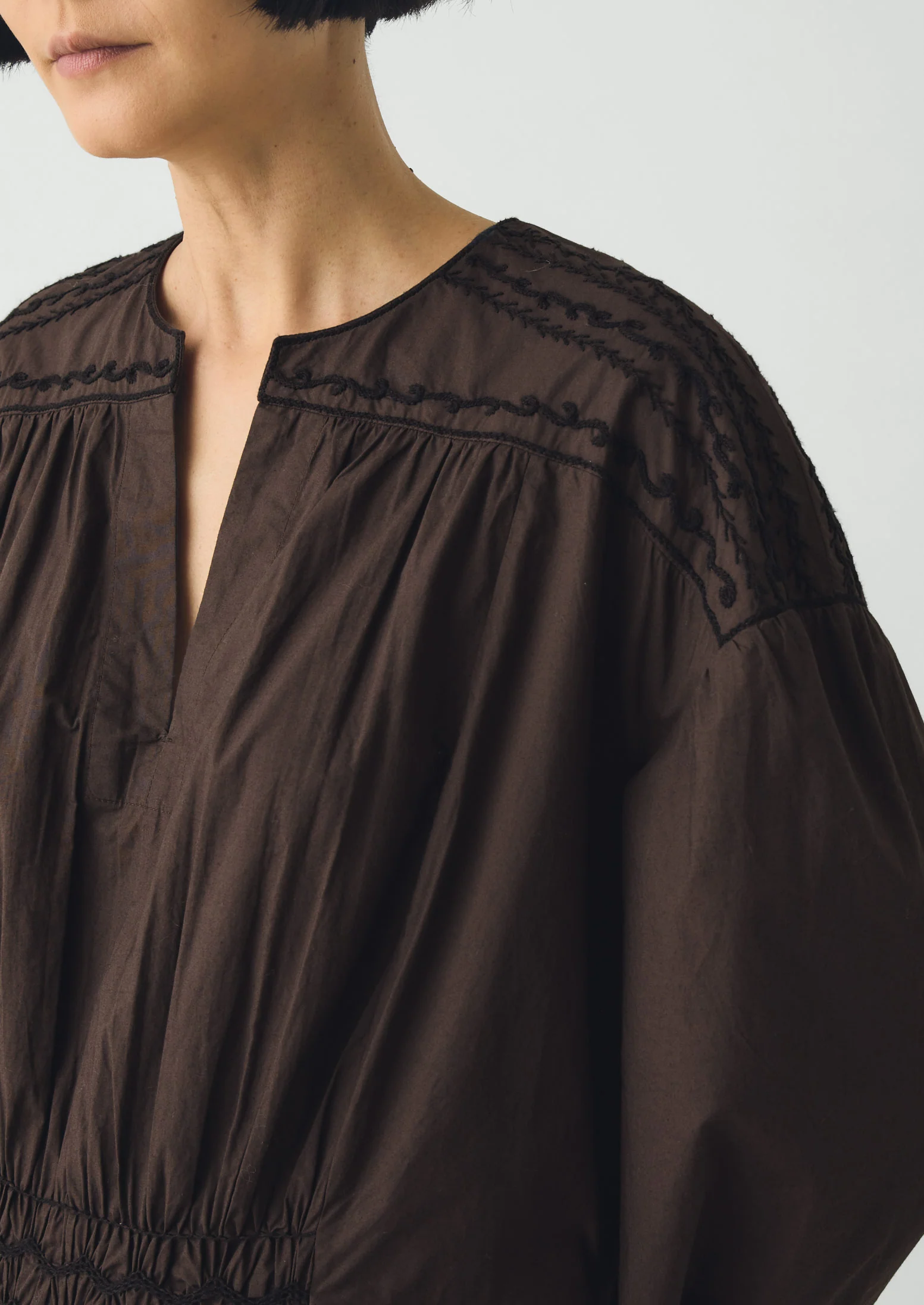 Contrast Smocked Cotton Dress | Black Walnut - Image 5