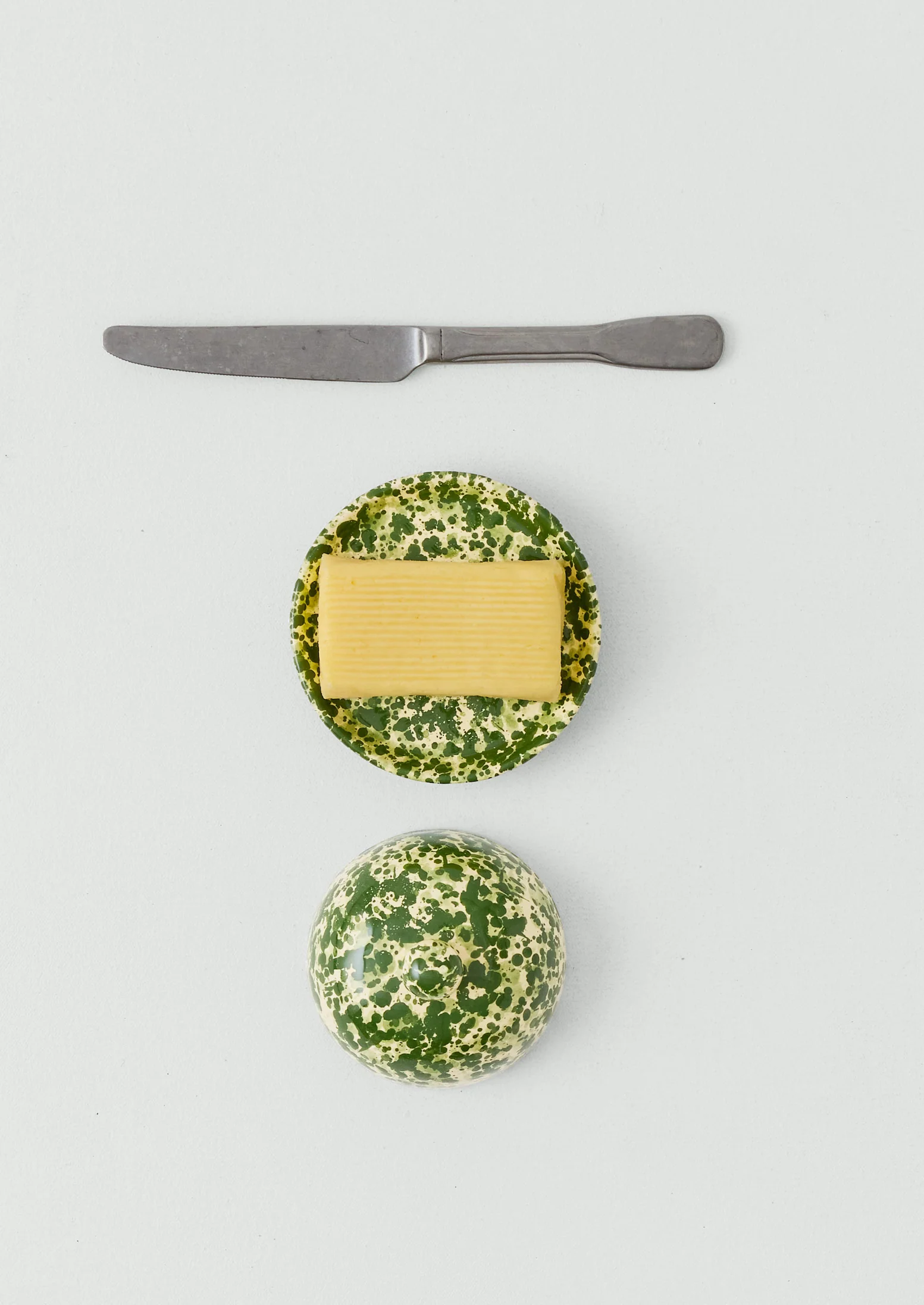 Cortona Splatter Butter Dish | Cream/Leaf - Image 3