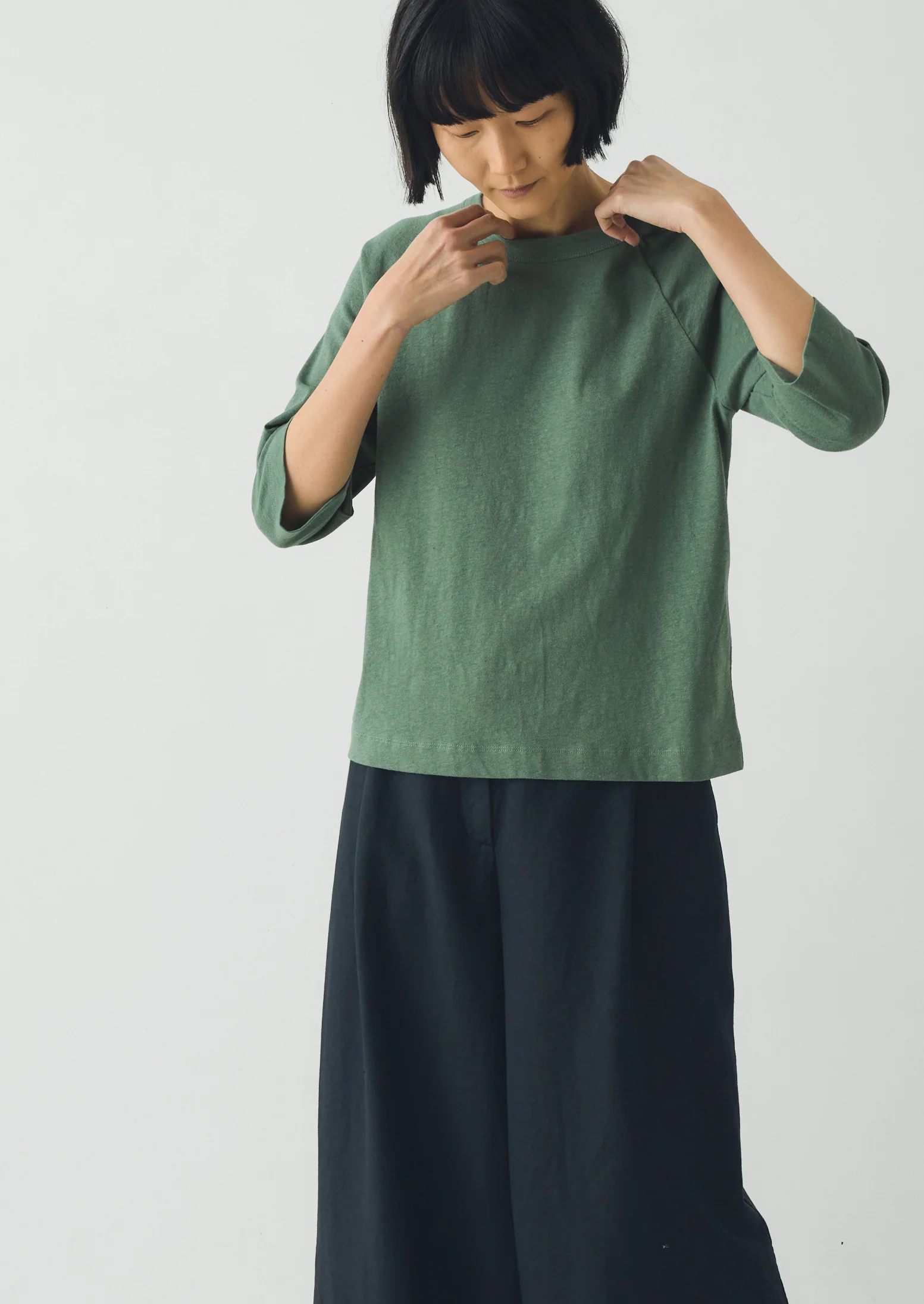 Cotton Hemp Raglan Tee | Porcelain Green - Image 2
