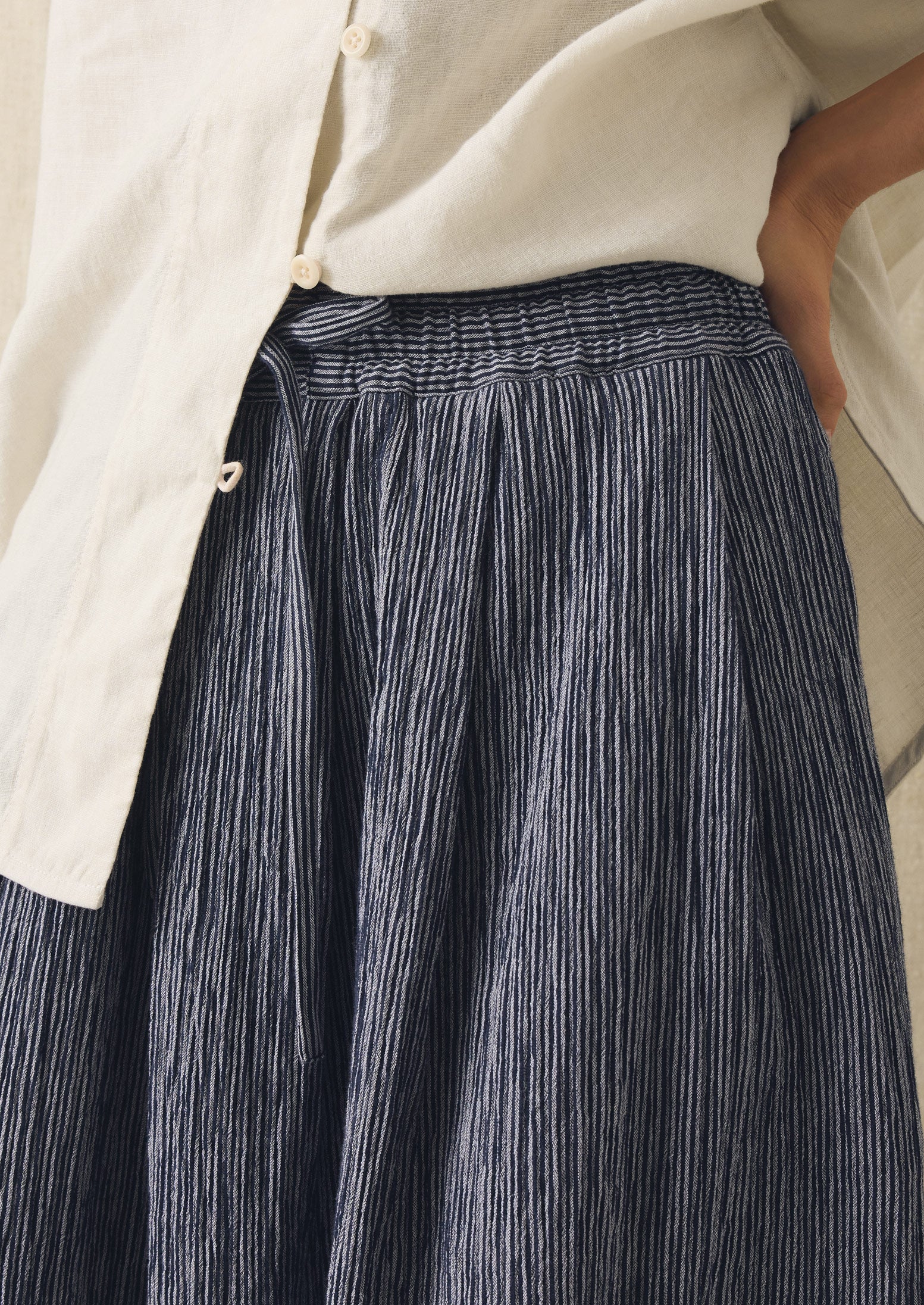 Crinkle Cotton Skirt | Dark Blue/White - Image 3