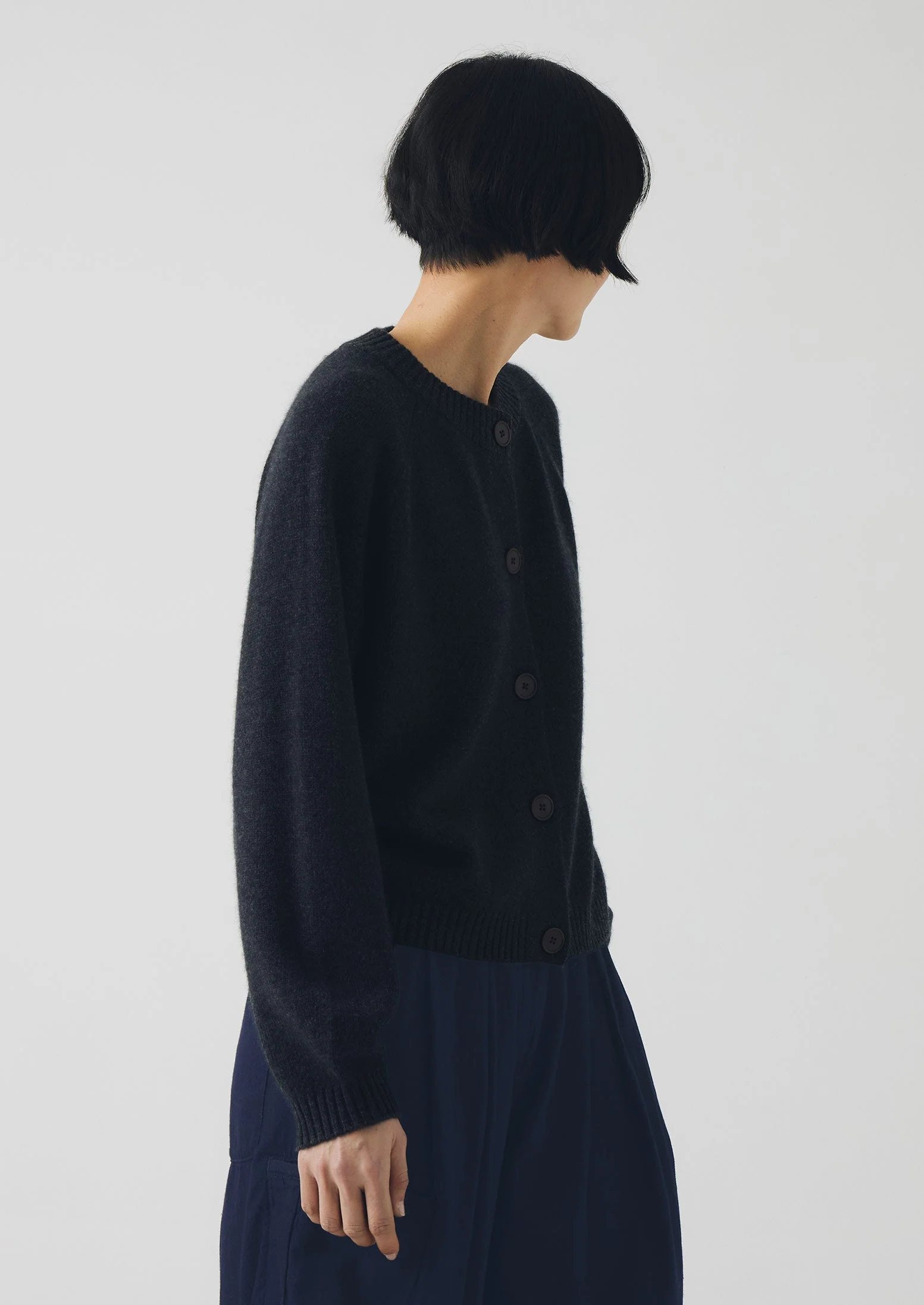 Eden Wool Cashmere Raglan Cardigan | Charcoal - Image 3