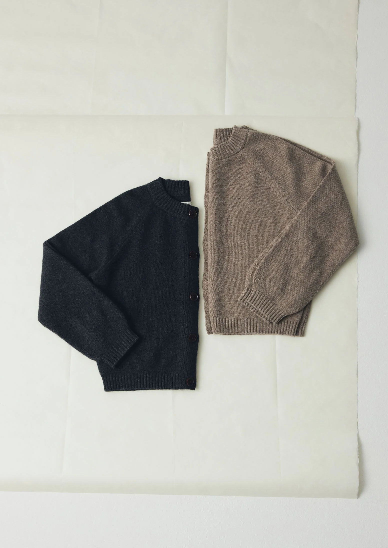 Eden Wool Cashmere Raglan Cardigan | Charcoal - Image 5
