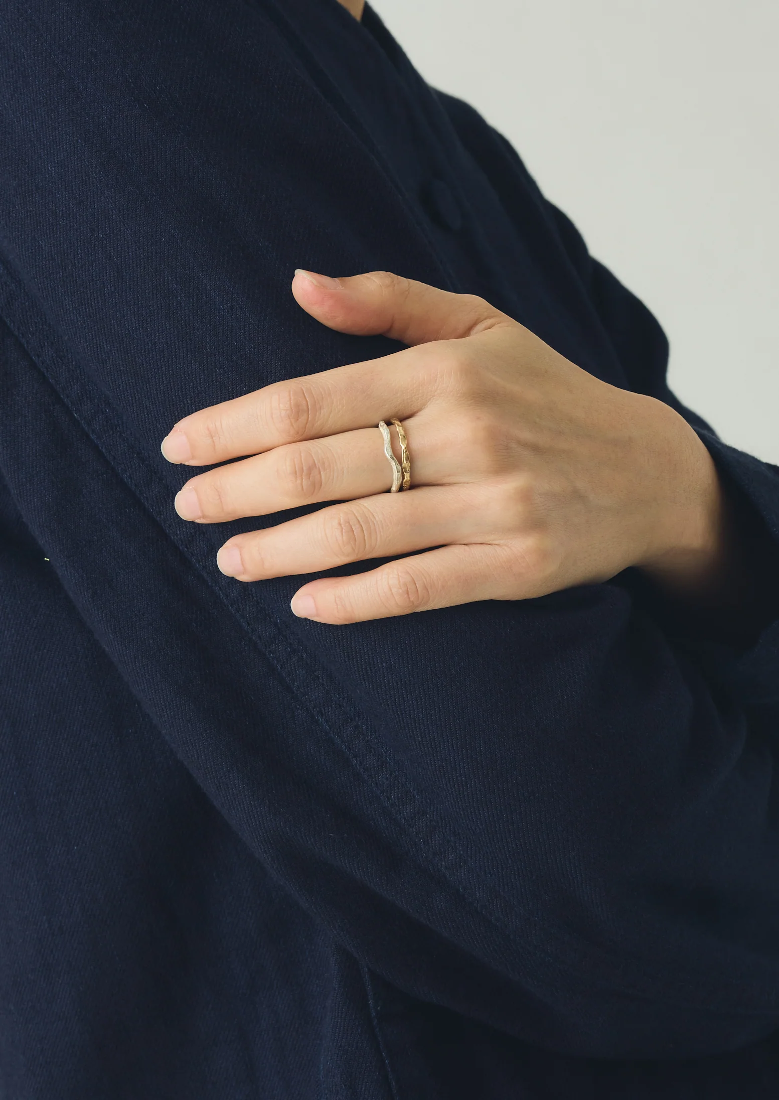 Emily Nixon Cockle 9ct Gold Ring | Gold - Image 4