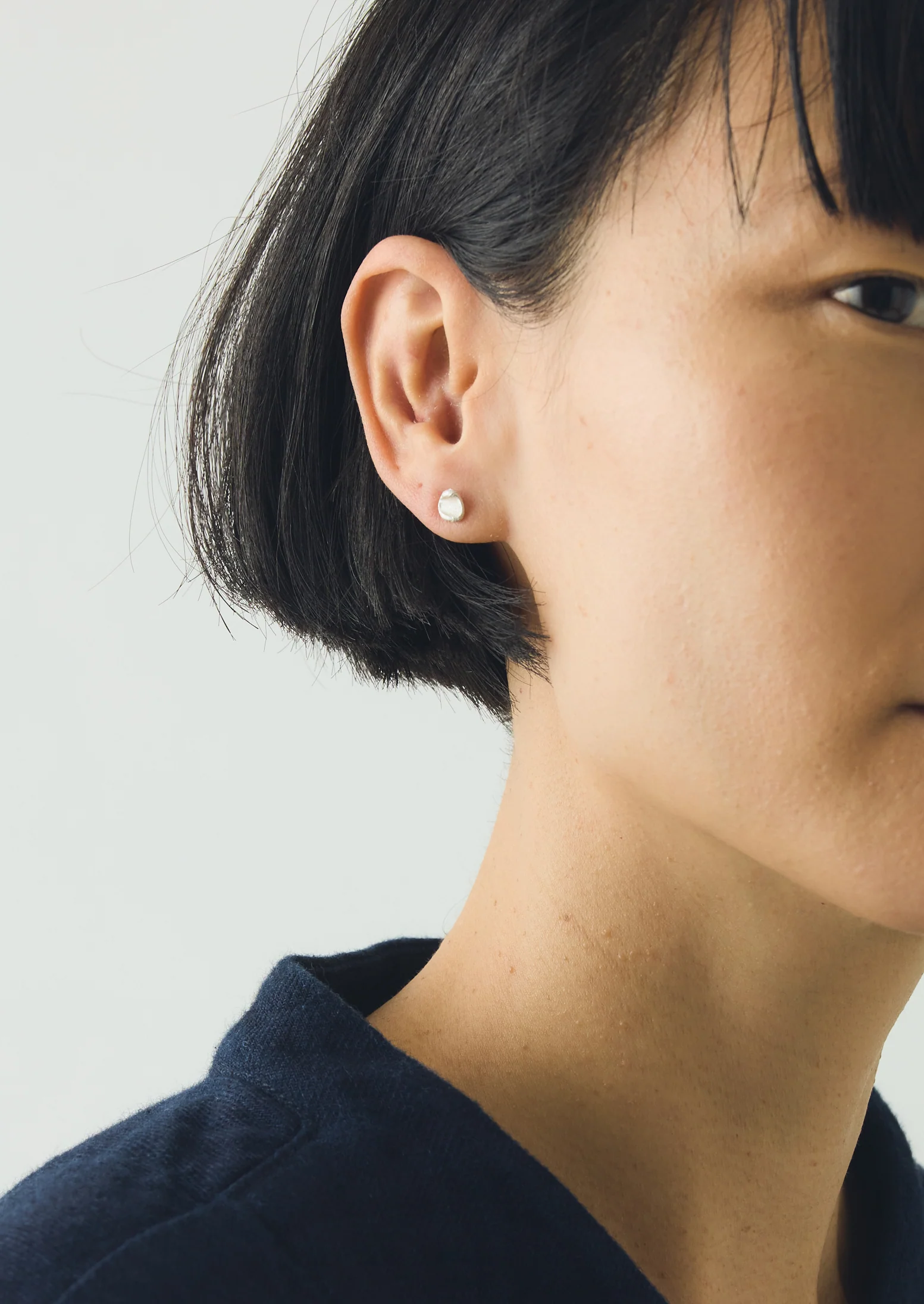 Emily Nixon Eolith Silver Earrings | Silver - Image 2