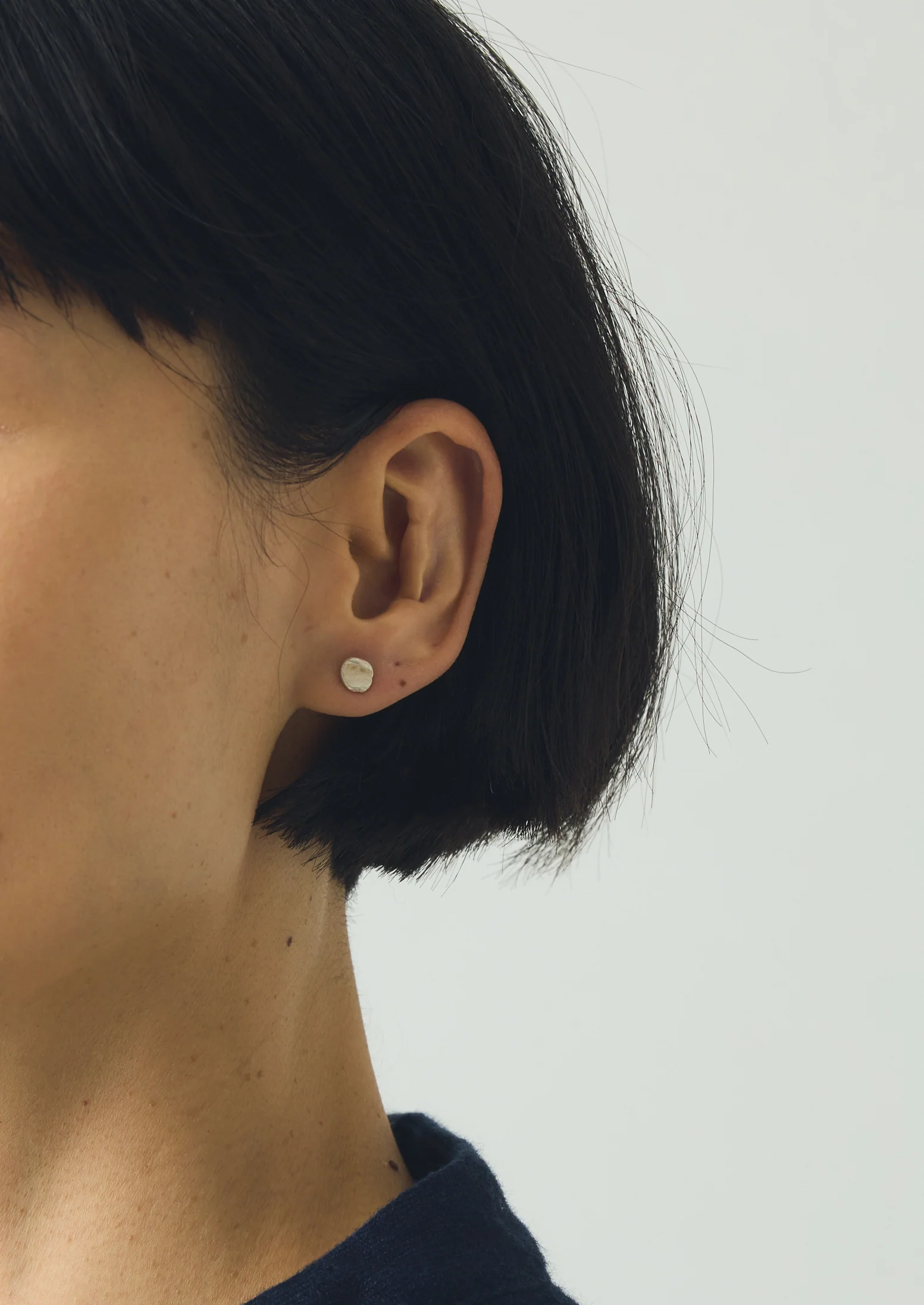 Emily Nixon Eolith Silver Earrings | Silver - Image 3