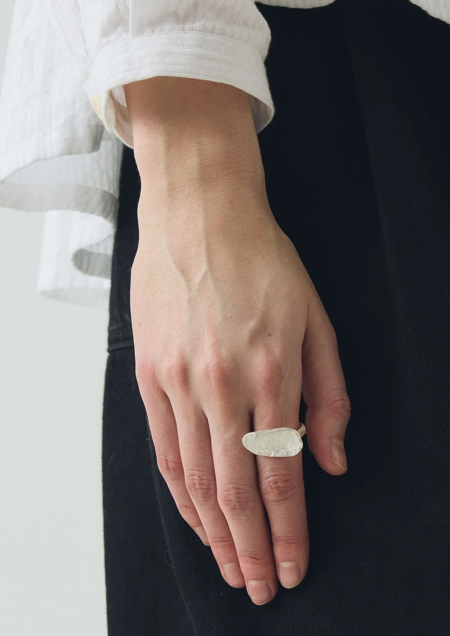 Emily Nixon Quoit Silver Ring | Silver - Image 4