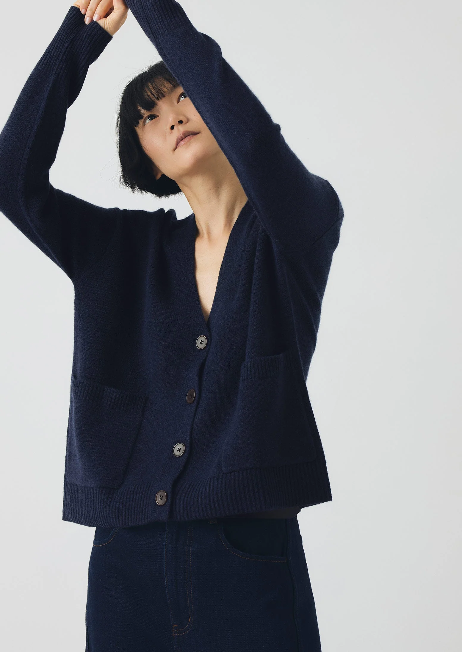 Ffion Wool Cashmere Boxy Cardigan | Darkest Navy - Image 4