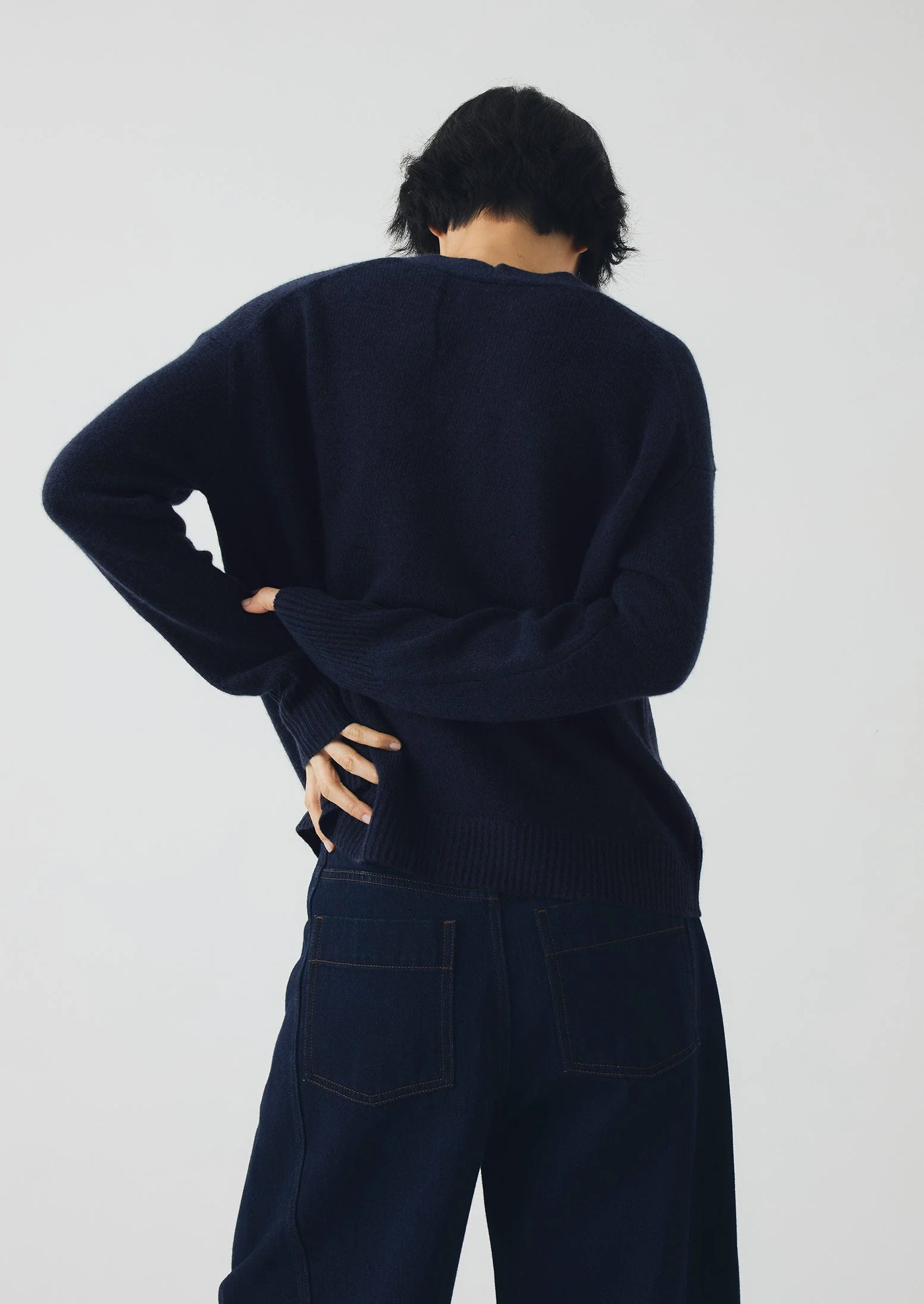 Ffion Wool Cashmere Boxy Cardigan | Darkest Navy - Image 5