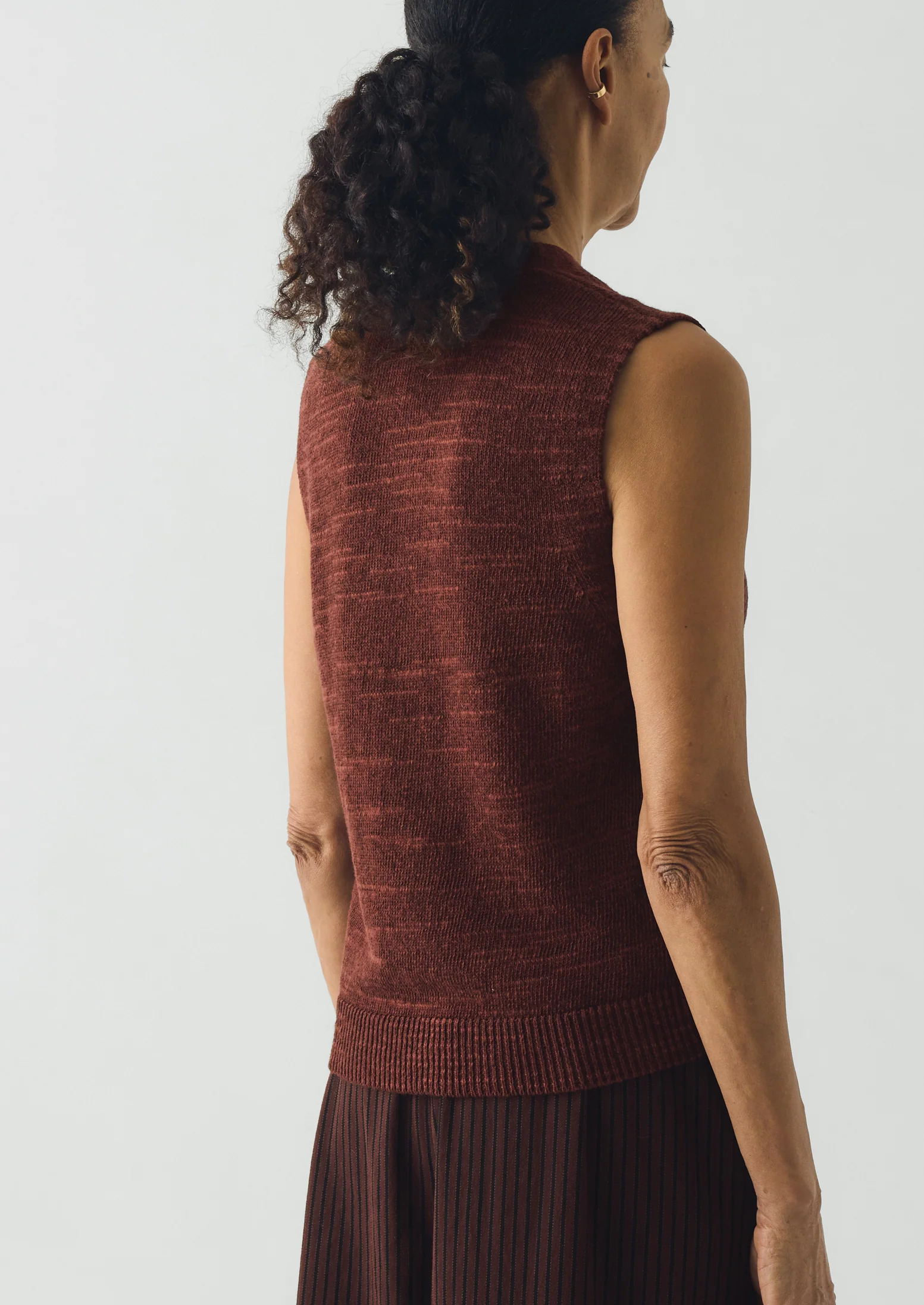 Fine Knitted Linen Cotton Tank | Beetroot - Image 4