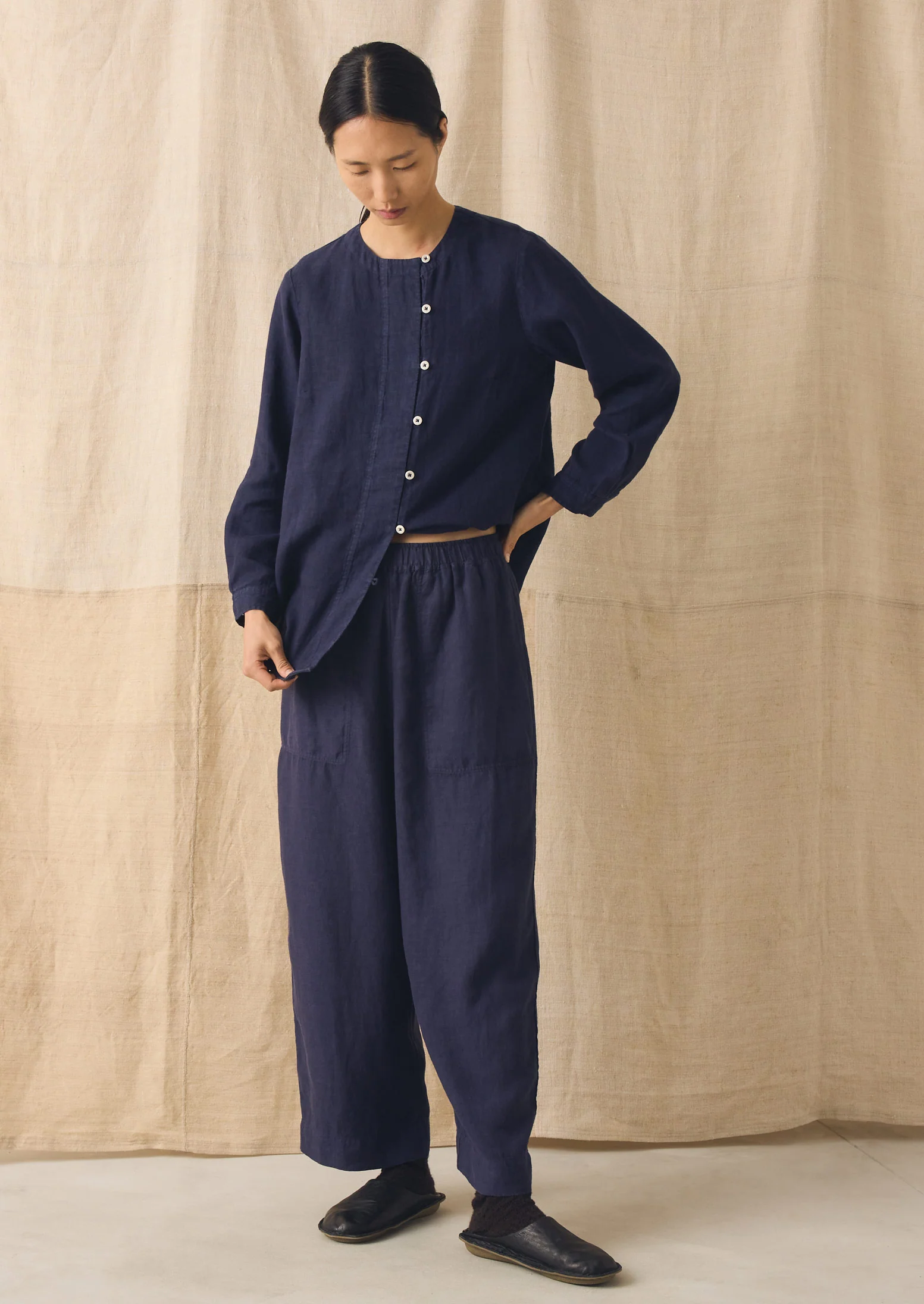 Garment Dyed Linen Barrel Leg Trousers | Blueberry - Image 3