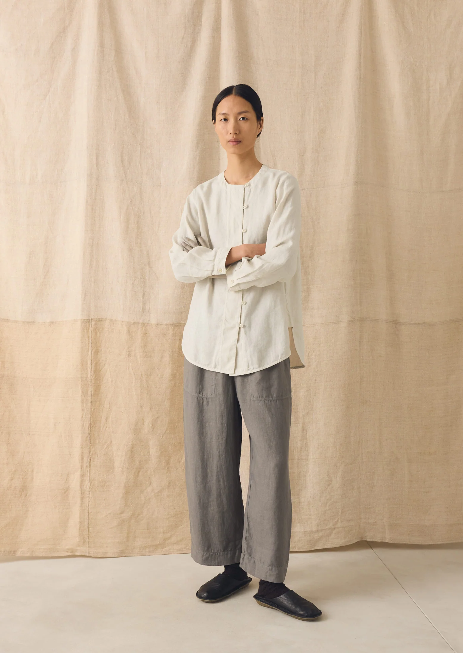 Garment Dyed Linen Barrel Leg Trousers | Iron - Image 2