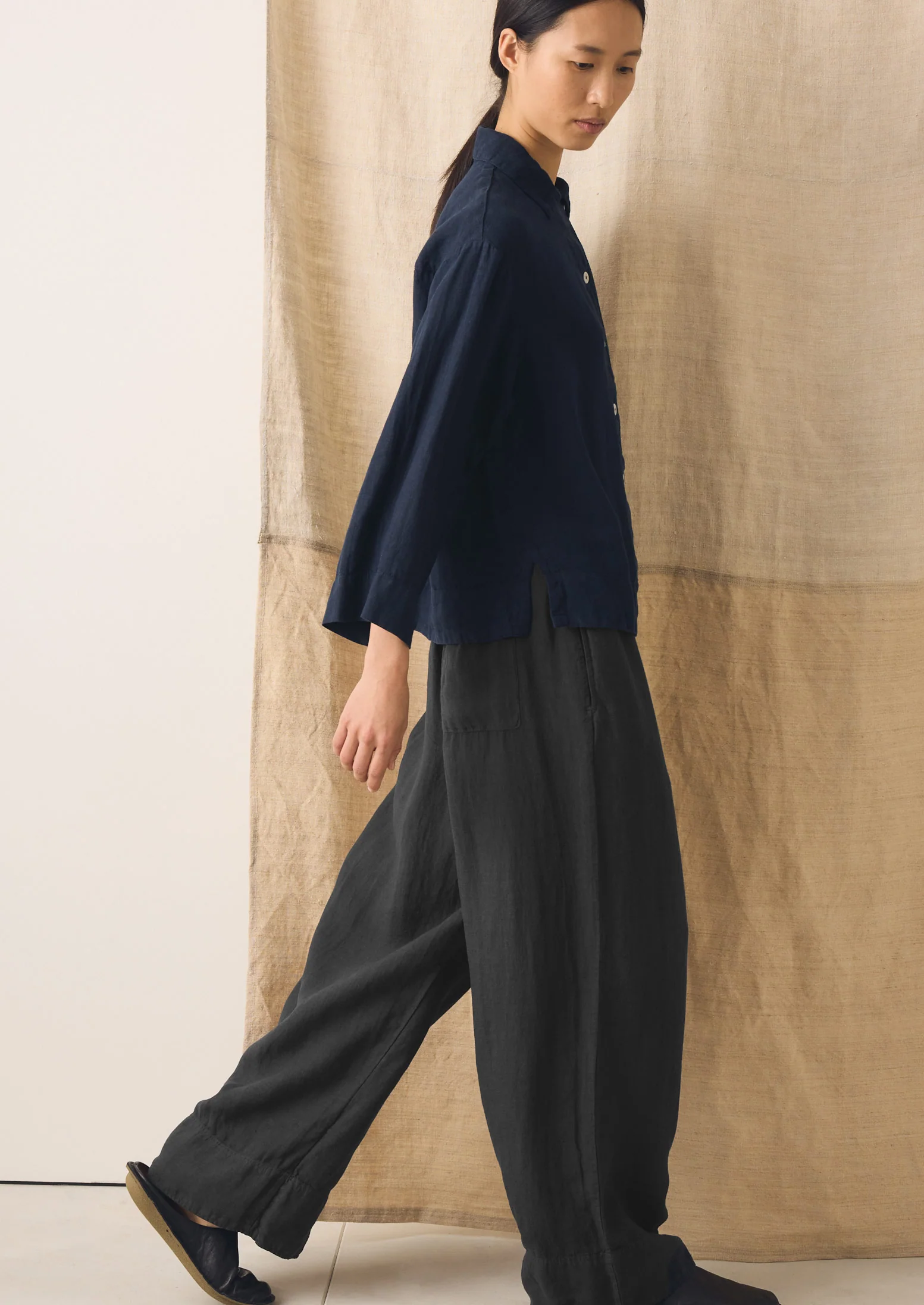 Garment Dyed Linen Shirt | Midnight - Image 4
