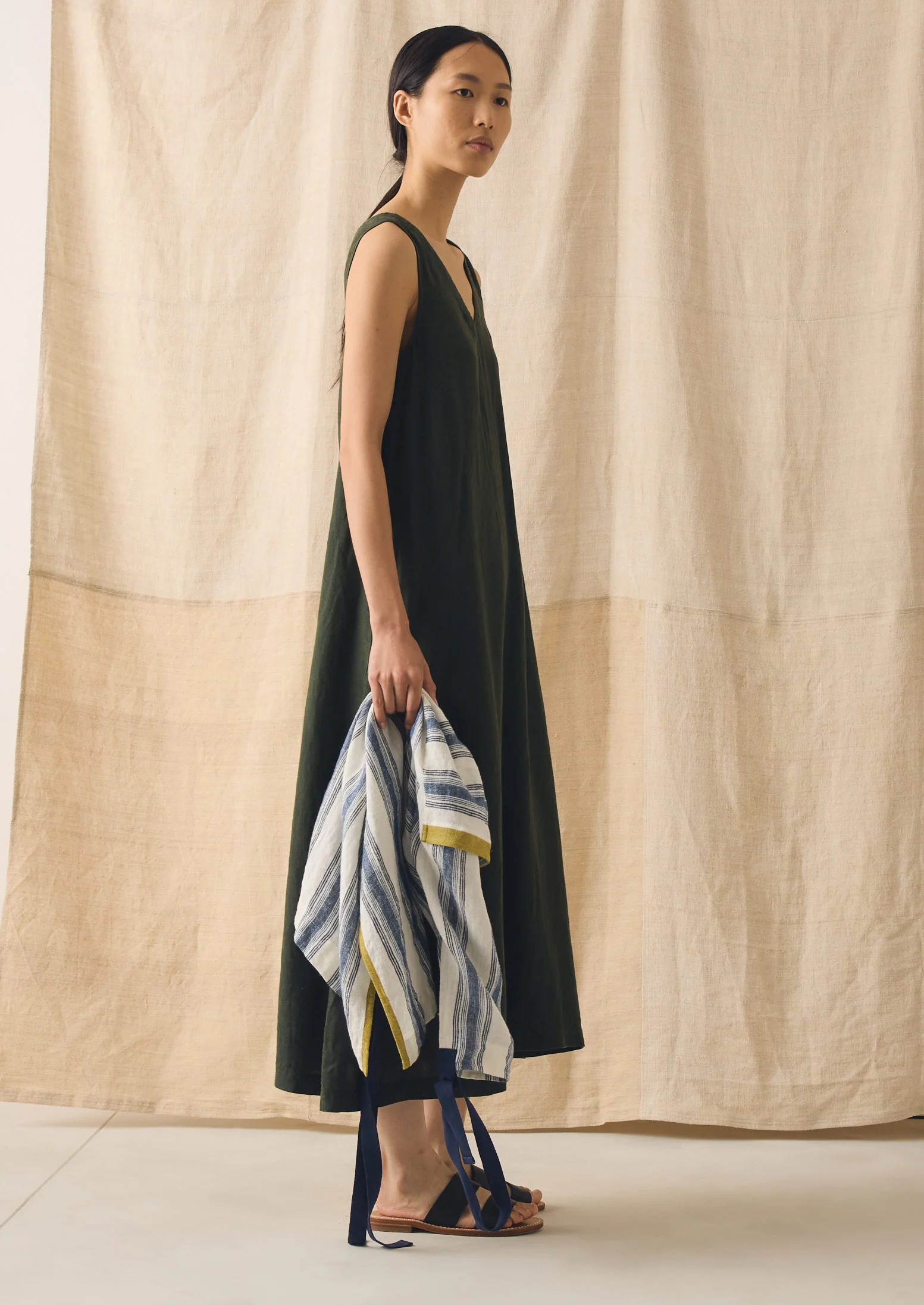 Garment Dyed Linen Sleeveless Dress | Dark Olive - Image 4