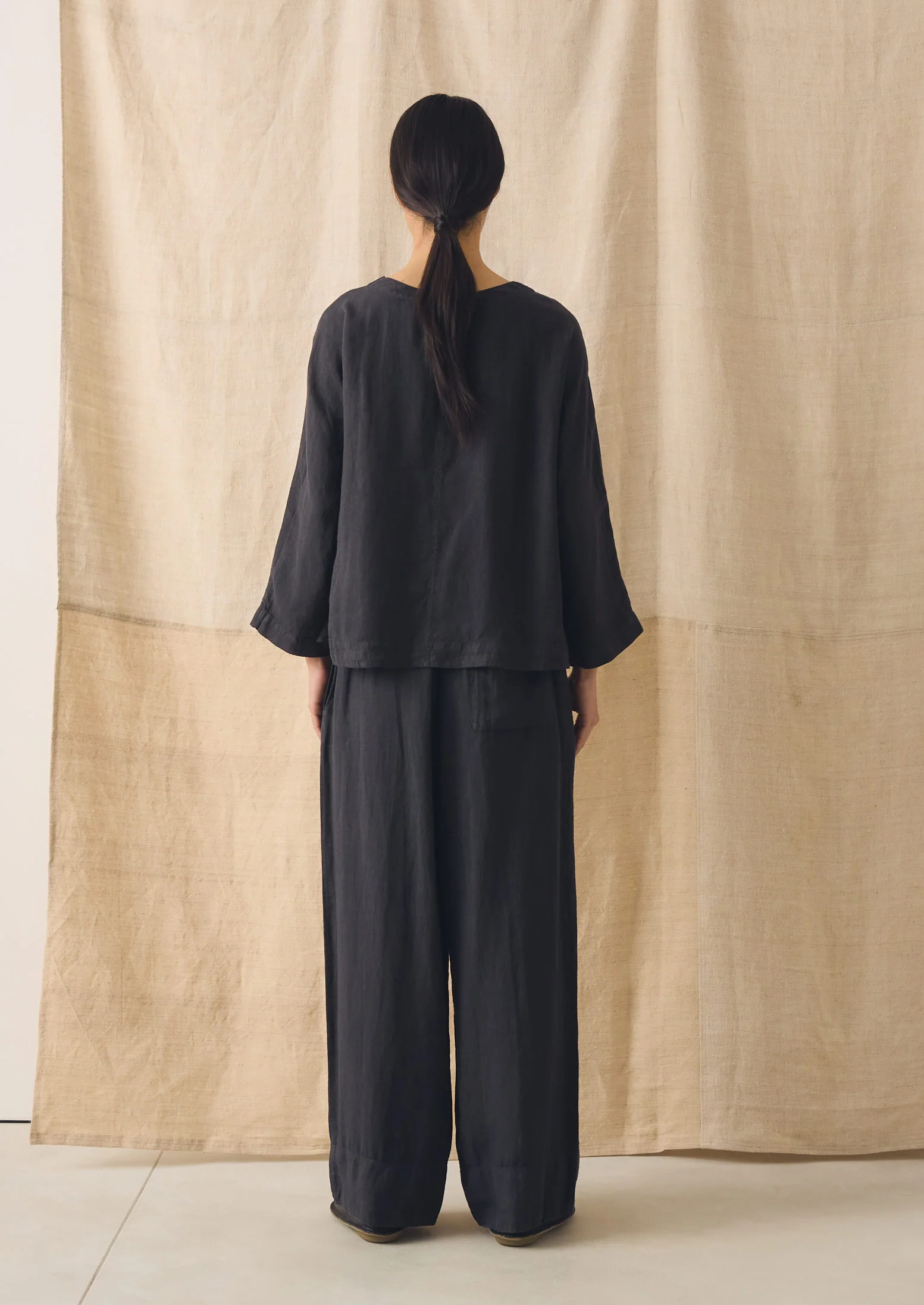 Garment Dyed Linen Top | Black Pepper - Image 5
