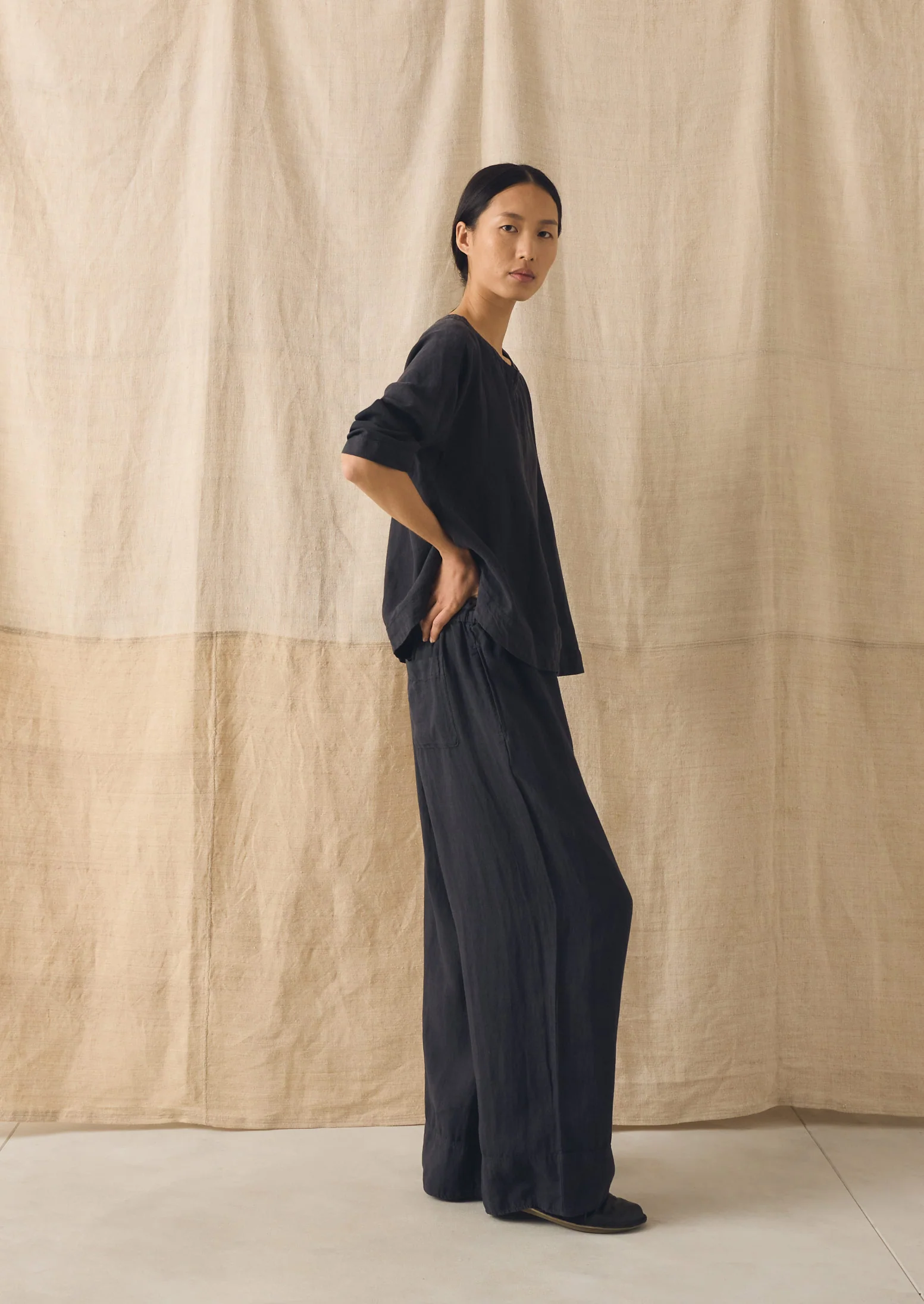 Garment Dyed Linen Wide Leg Trousers | Black Pepper - Image 6