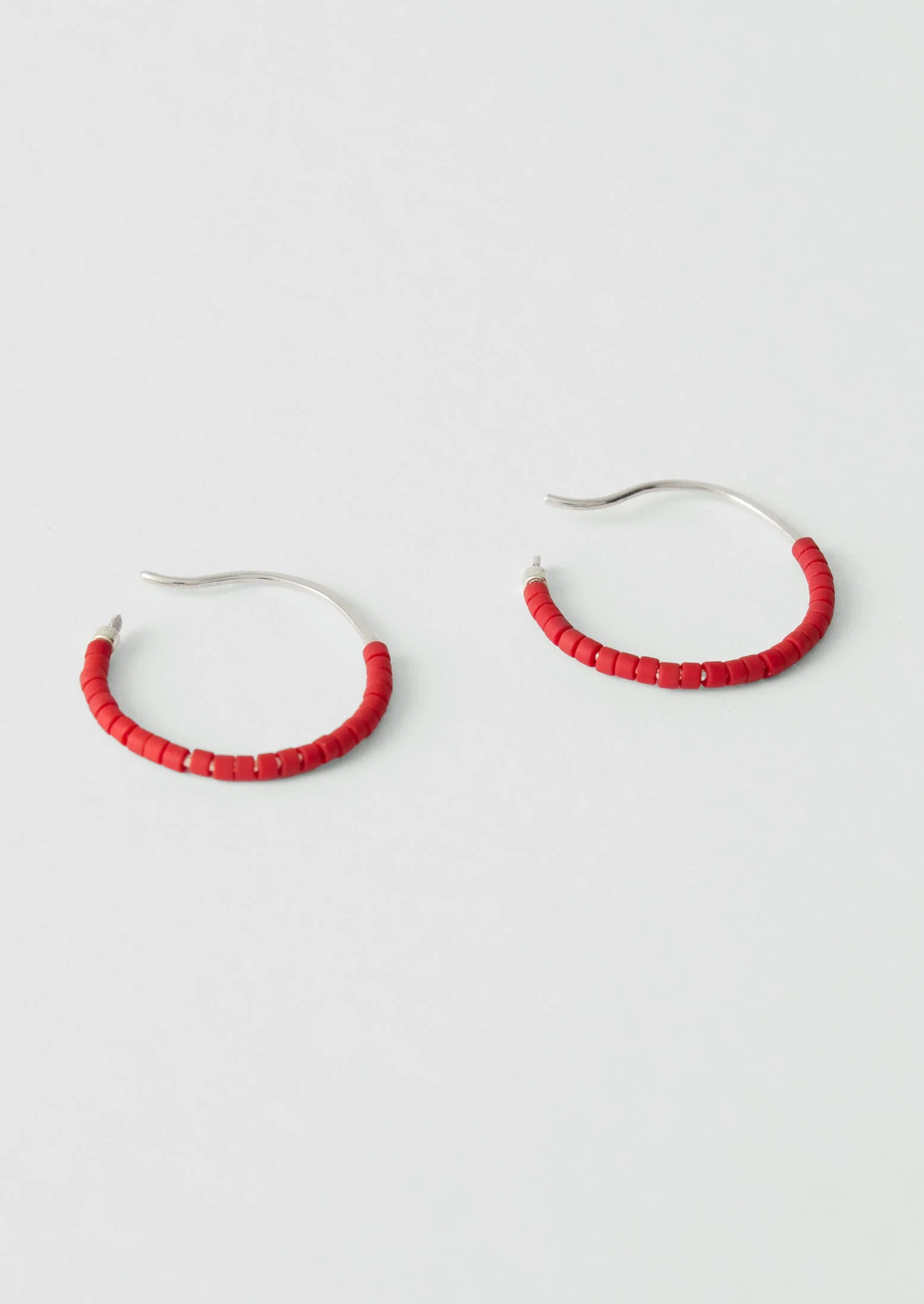Helena Rohner Miyuki Glass Small Hoop Earrings | Tomato - Image 4