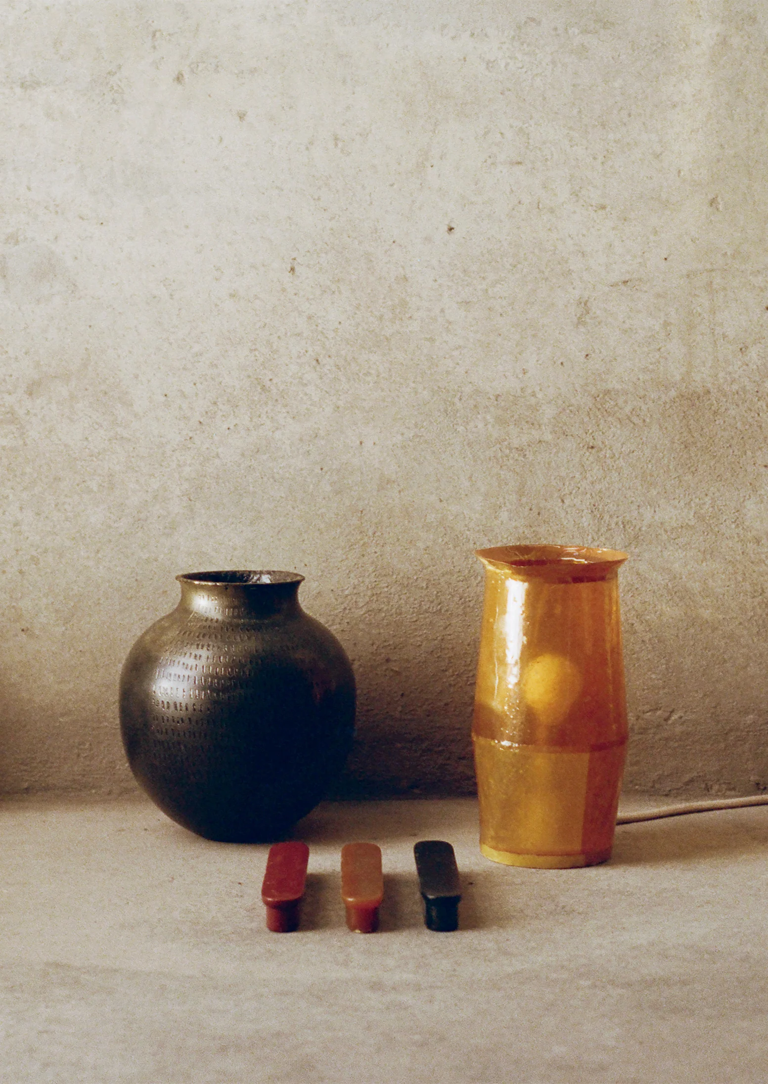 Jacob Marks Pine Resin Vessel | Black - Image 3