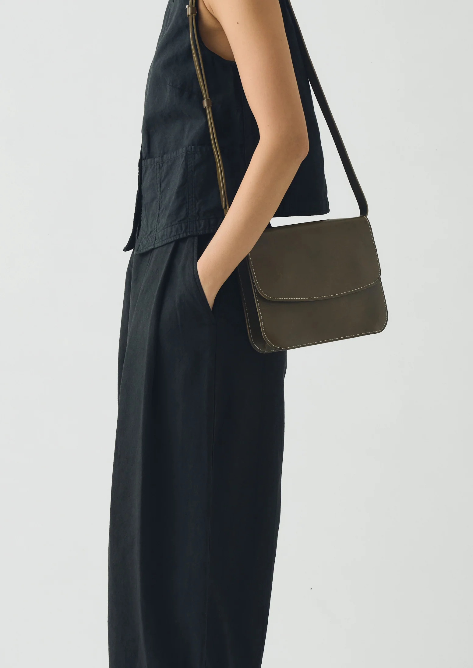 Laperruque Leather Cross Body Bag | Olive - Image 2