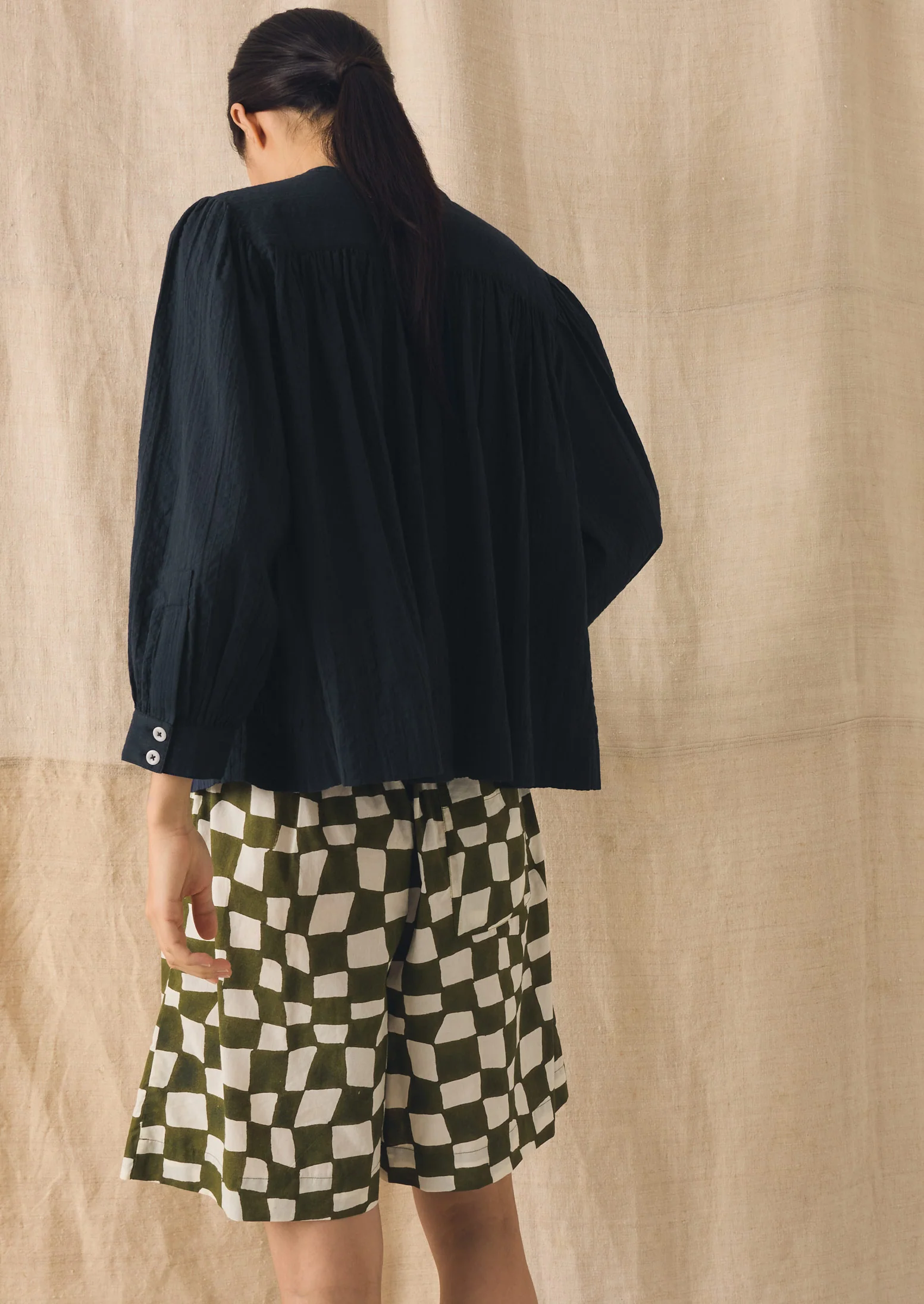 Lightweight Cotton Seersucker Shirt | Navy - Image 3