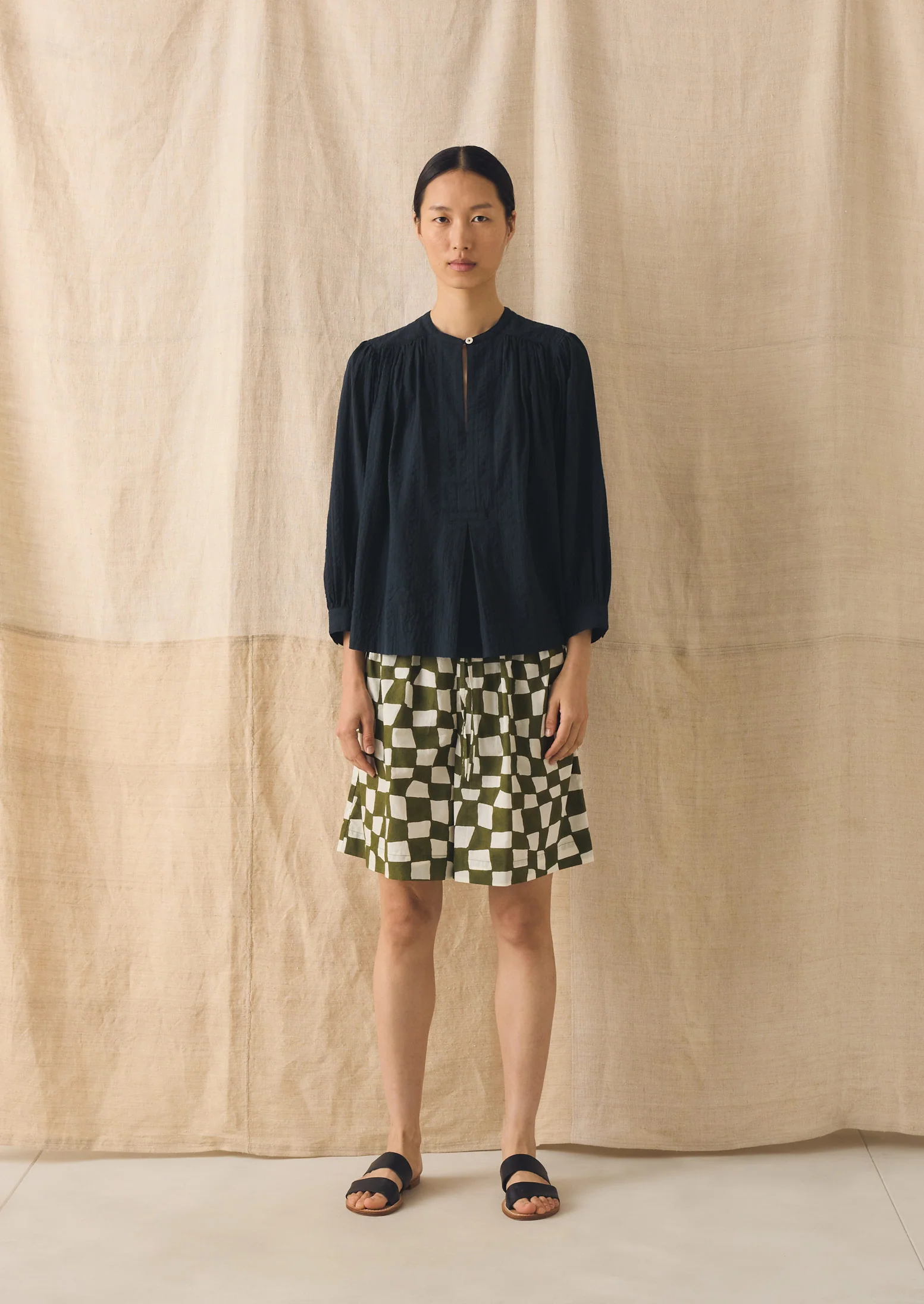 Lightweight Cotton Seersucker Shirt | Navy - Image 4