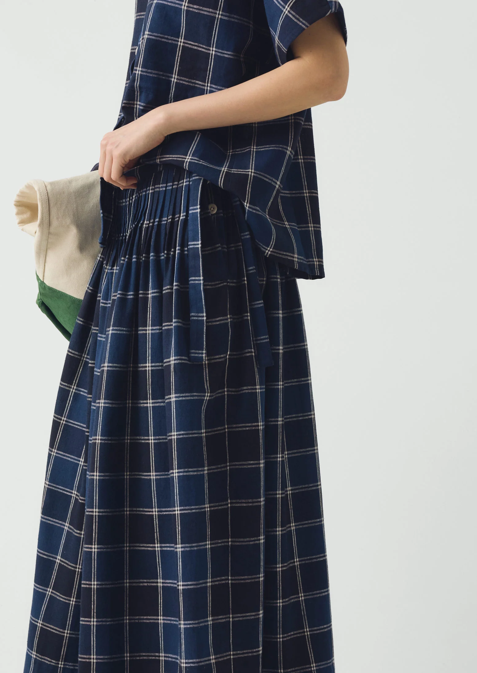 Market Check Pleated Cotton Linen Skirt | Denim Blue - Image 3