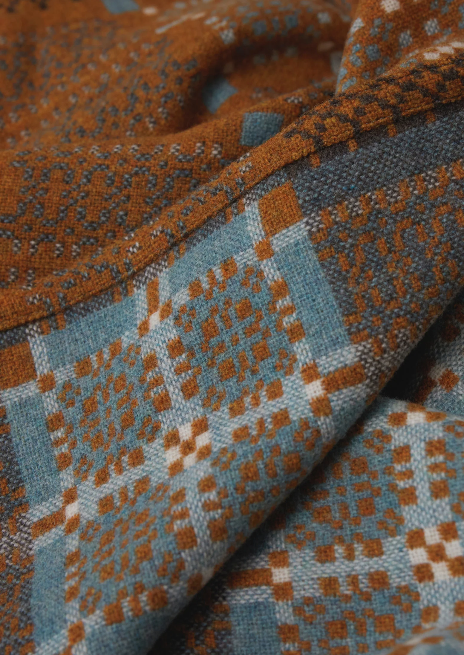 Melin Tregwynt Welsh Blanket | Rust/Topaz - Image 5
