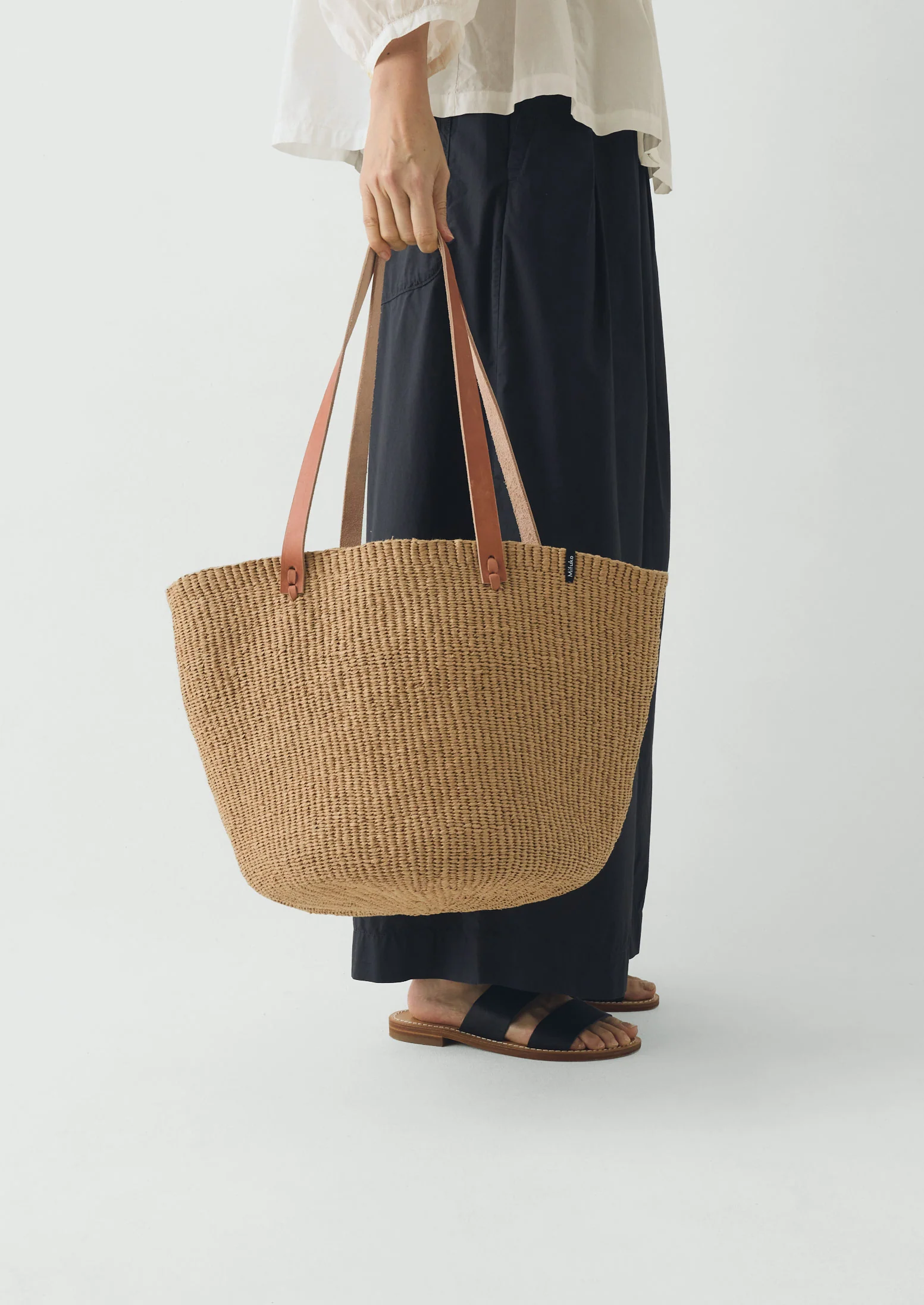 Mifuko Woven Paper Basket Bag | Natural - Image 2