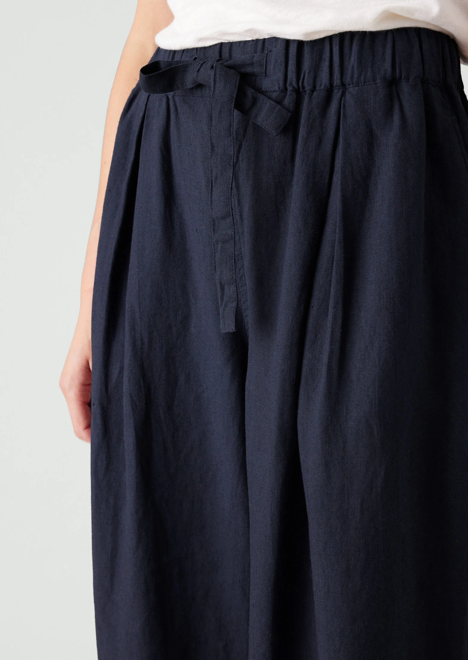 Minako Garment Dyed Linen Trousers | Midnight - Image 4