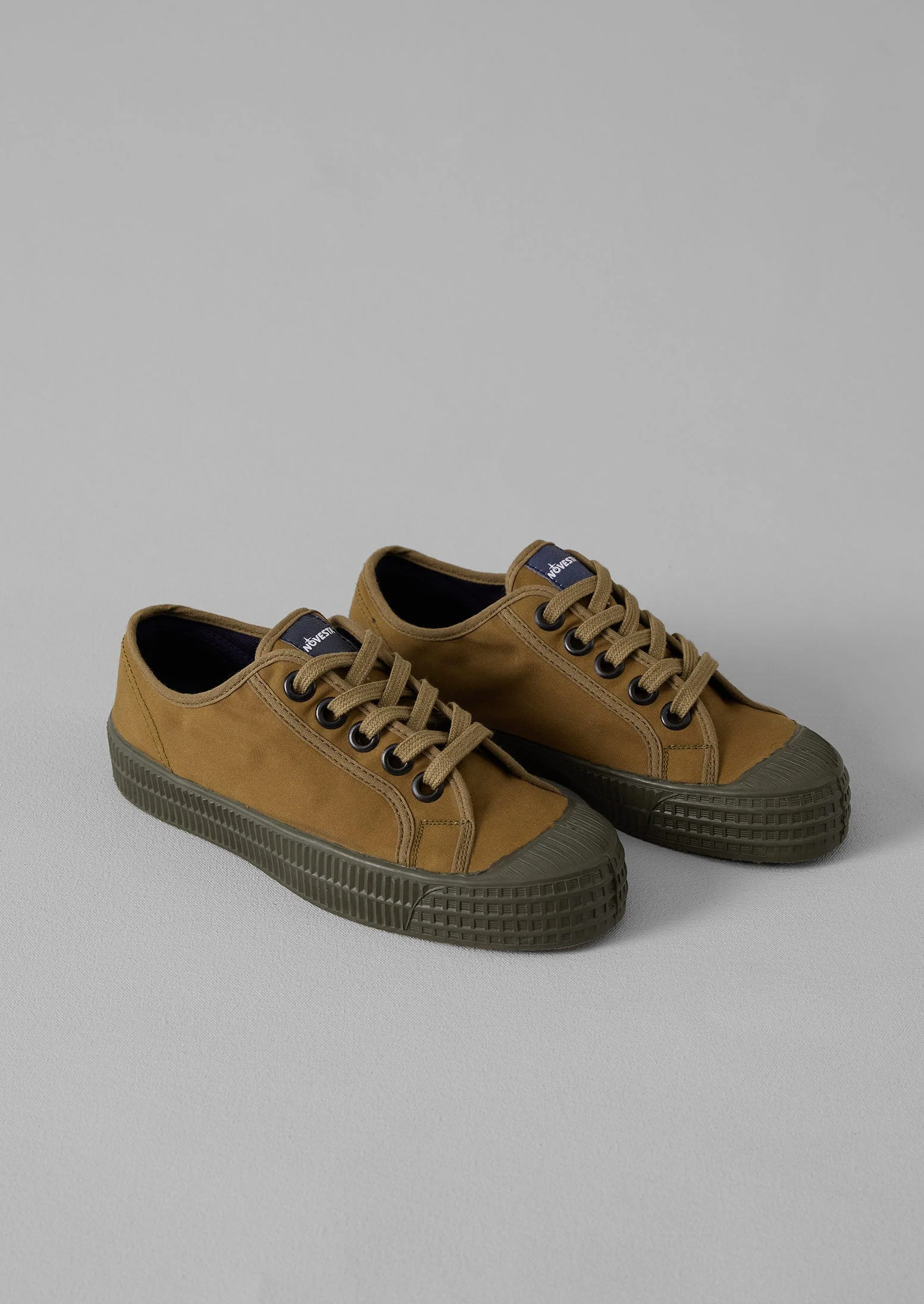 Novesta Star Master Waxed Cotton Plimsolls | Bark - Image 4