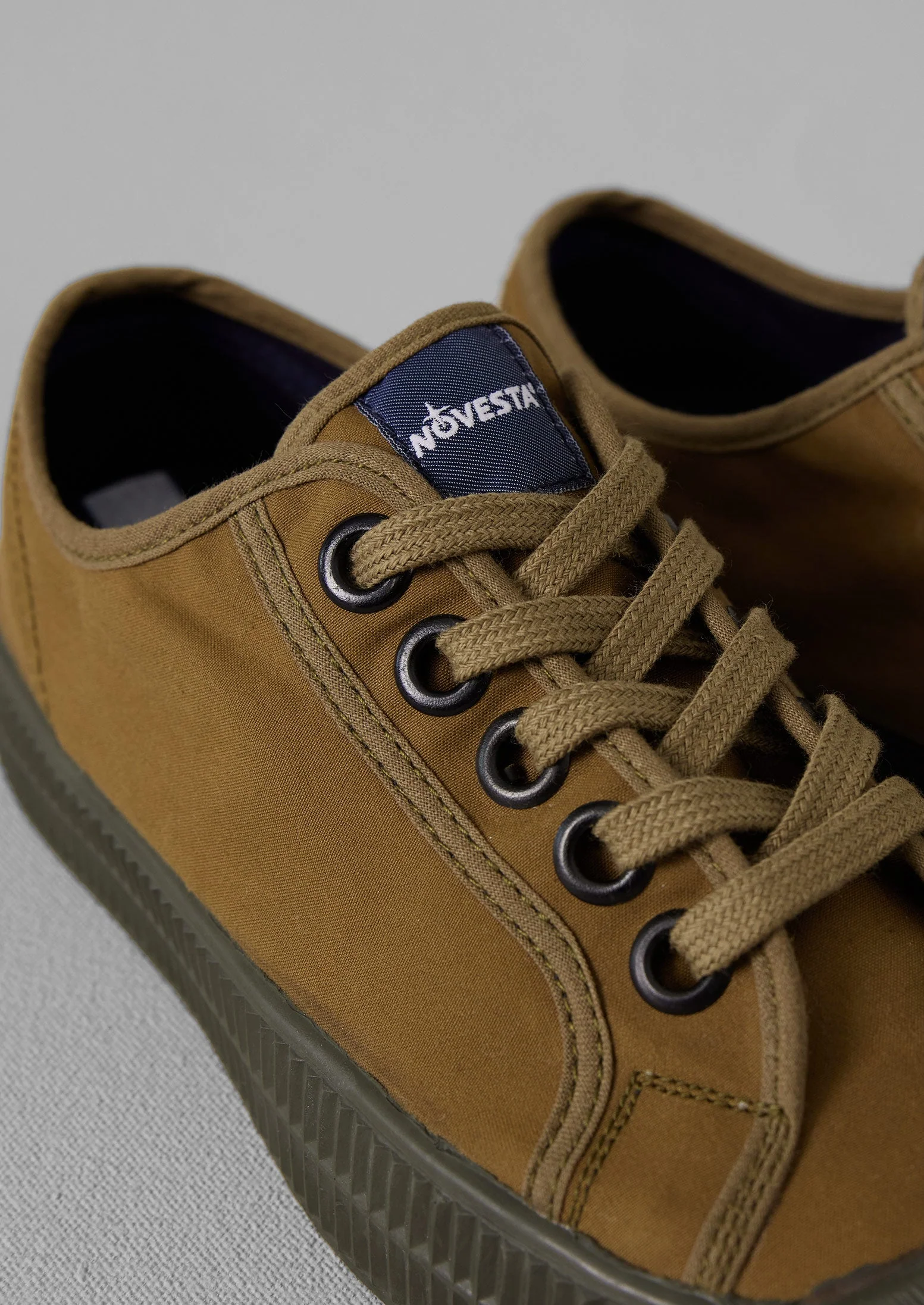 Novesta Star Master Waxed Cotton Plimsolls | Bark - Image 5