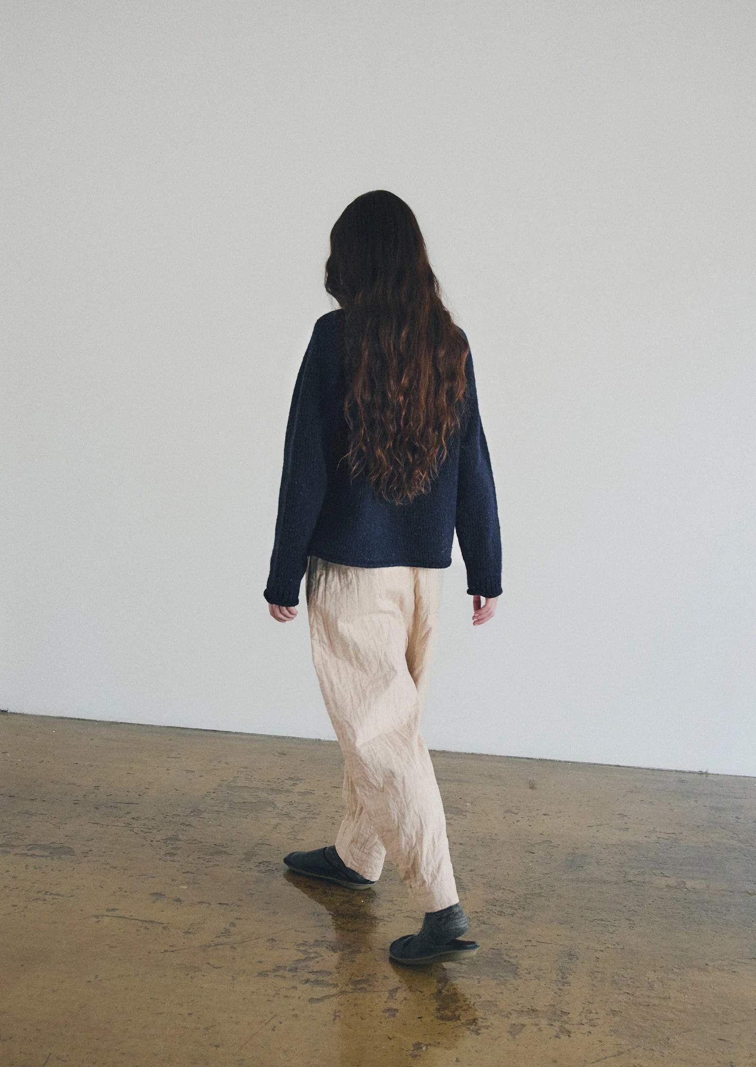 Orla Donegal Wool Sweater | Navy - Image 3
