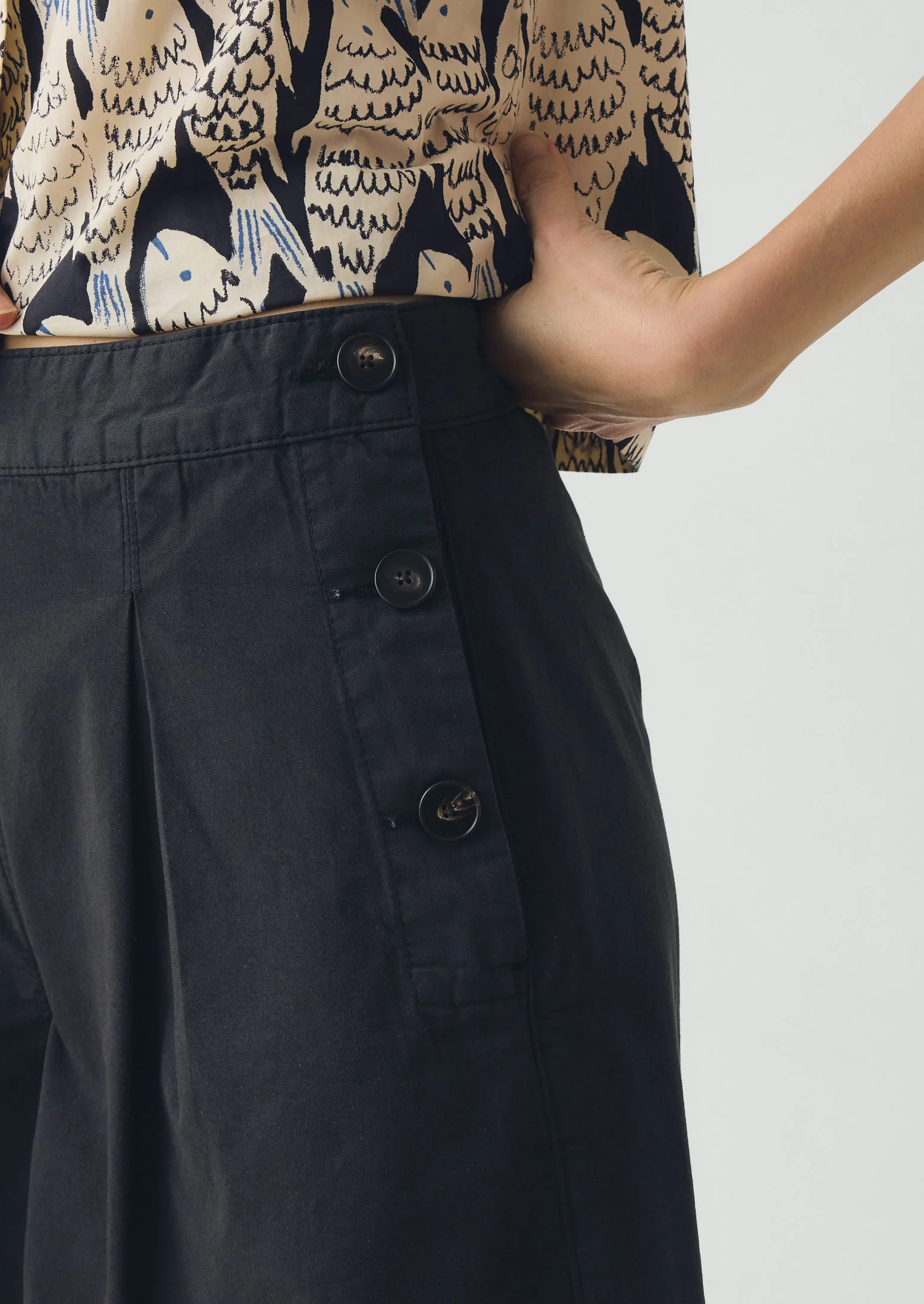 Pleat Front Cotton Twill Shorts | Slate - Image 3