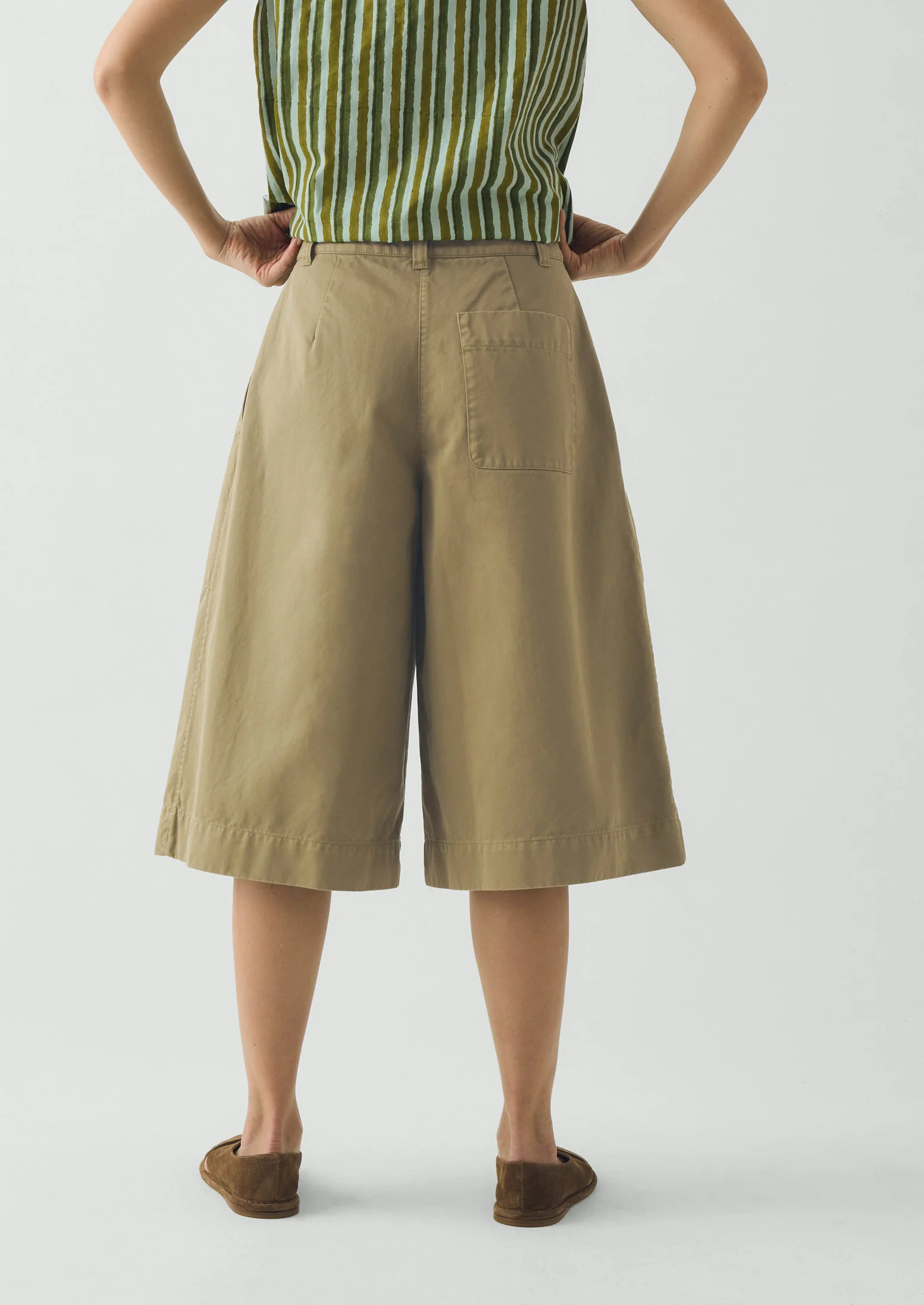 Pleated Cotton Twill Shorts | Olive Leaf - Image 5
