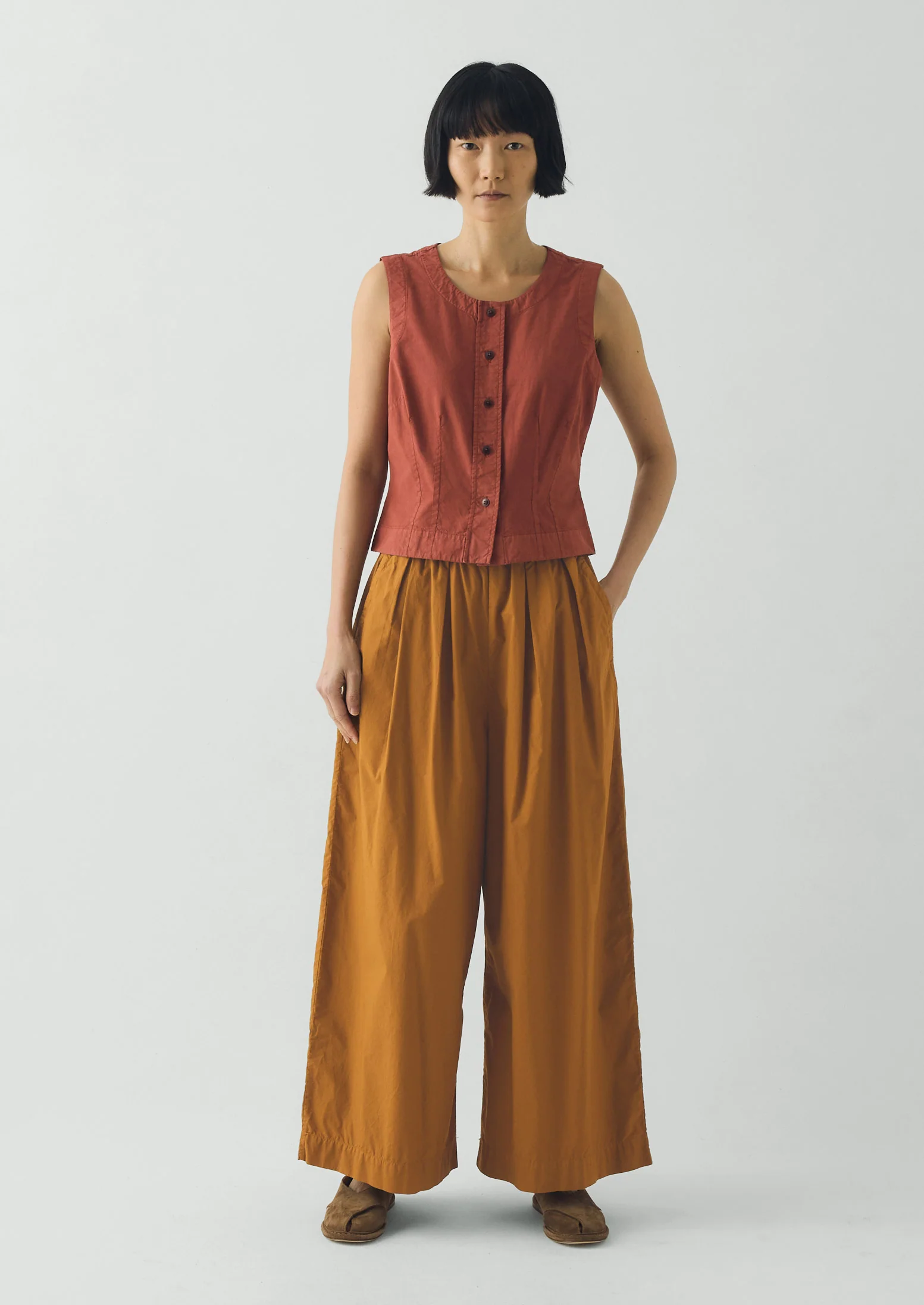 Pleated Pull On Cotton Poplin Trousers | Dhal - Image 3