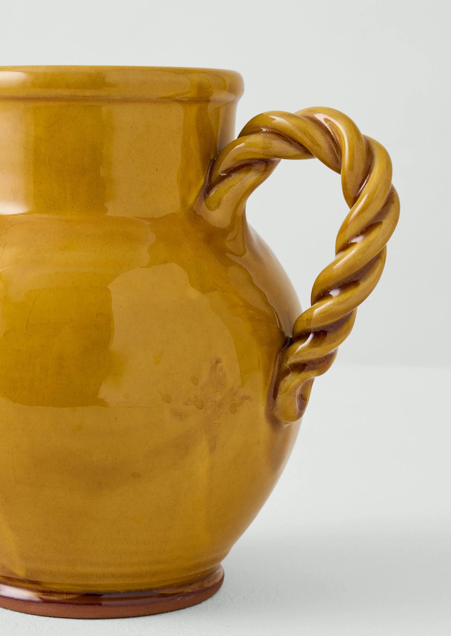 Poterie Barbotine Twisted Pitcher | Honey - Image 2