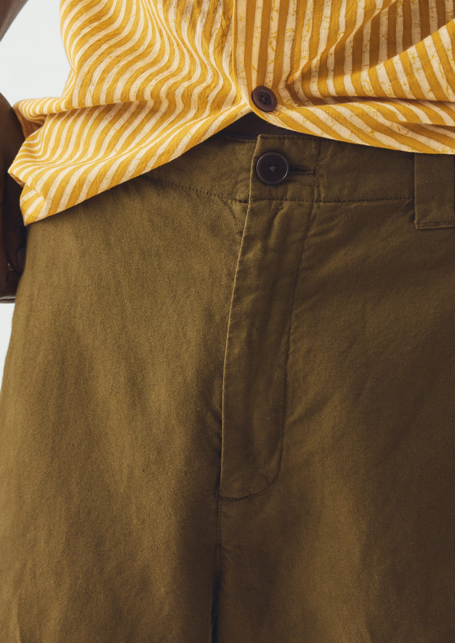Rory Elasticated Cotton Linen Trousers | Bronze Green - Image 4