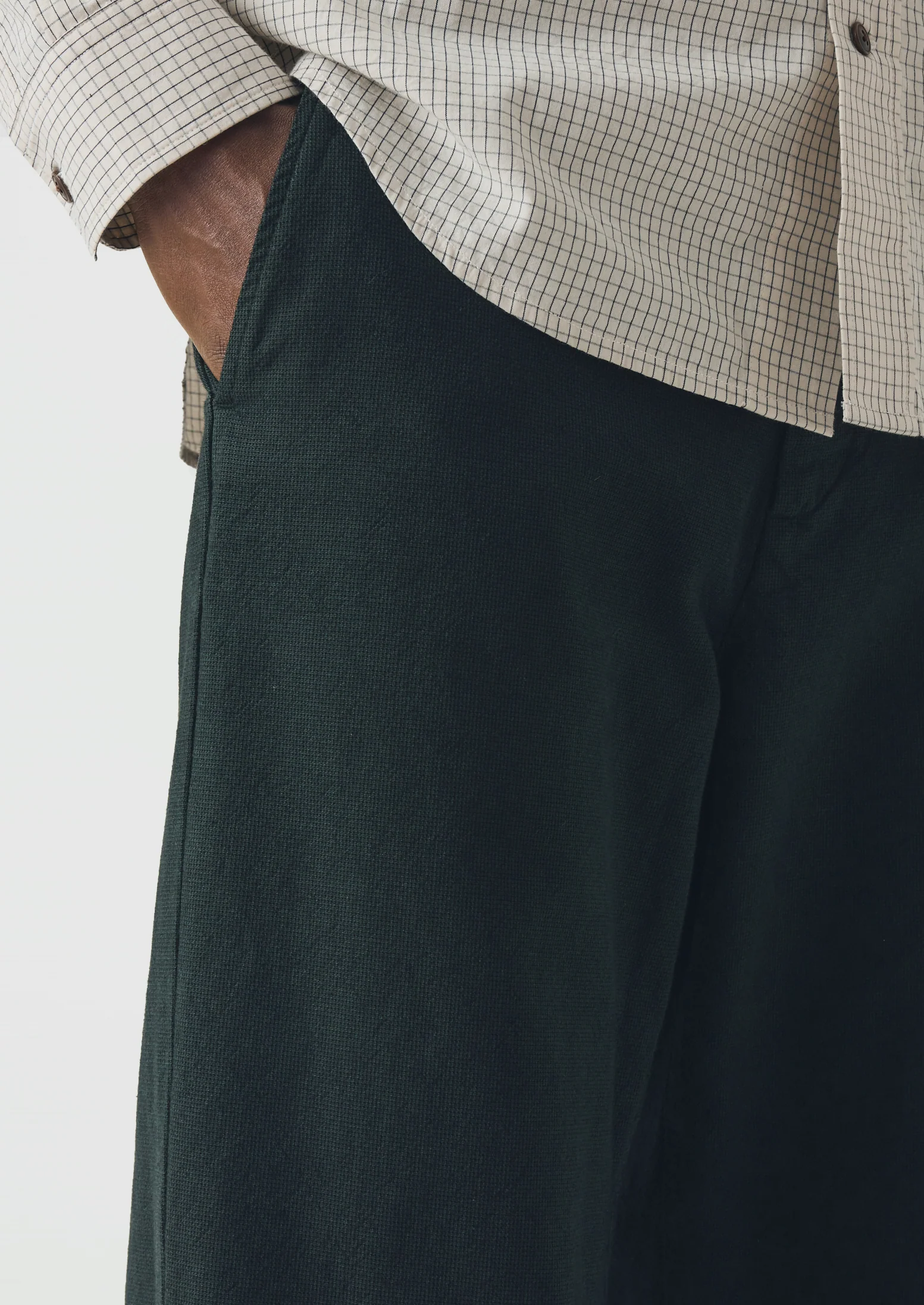Rory Overdyed Micro Houndstooth Cotton Trousers | Oil Green - Image 3