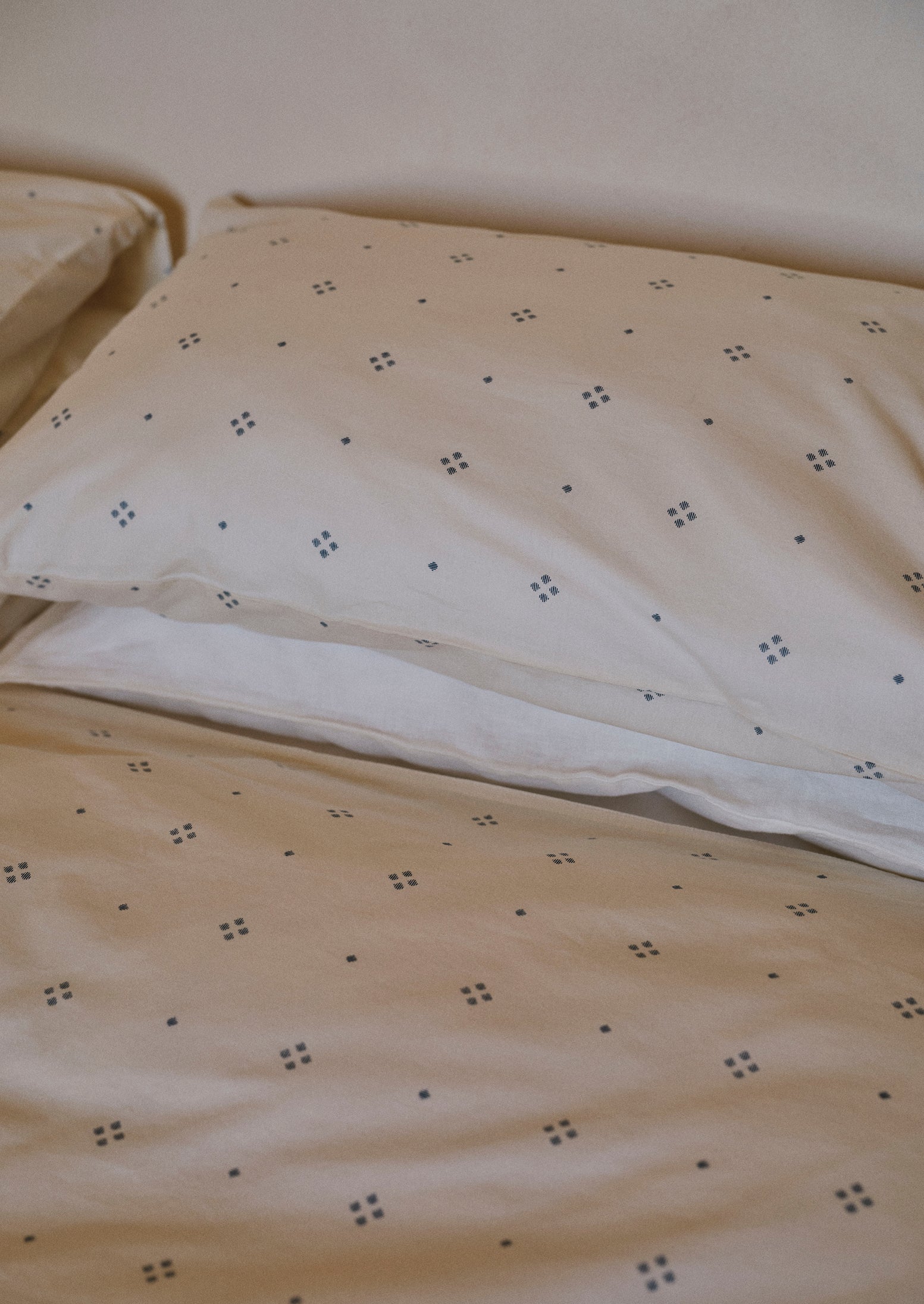 Rowan Print Cotton Poplin Duvet Cover | Ecru/Soft Blue - Image 4