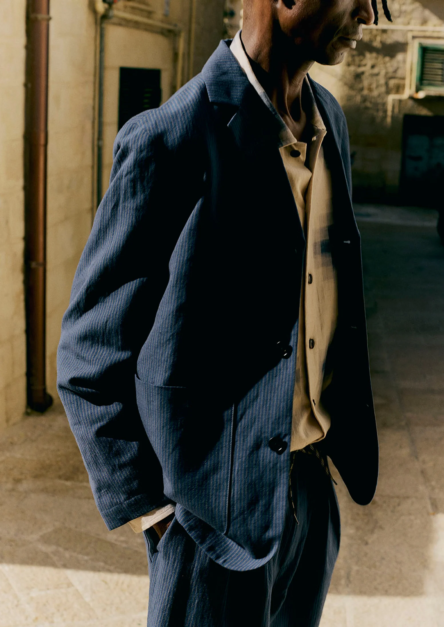 Running Stitch Cotton Linen Blazer | Navy/Fawn - Image 2