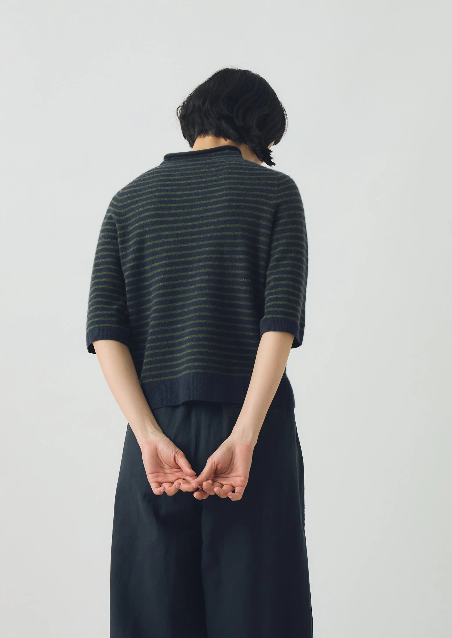 Stripe Wool Cashmere Half Sleeve Sweater | Dark Navy/Olive - Image 4